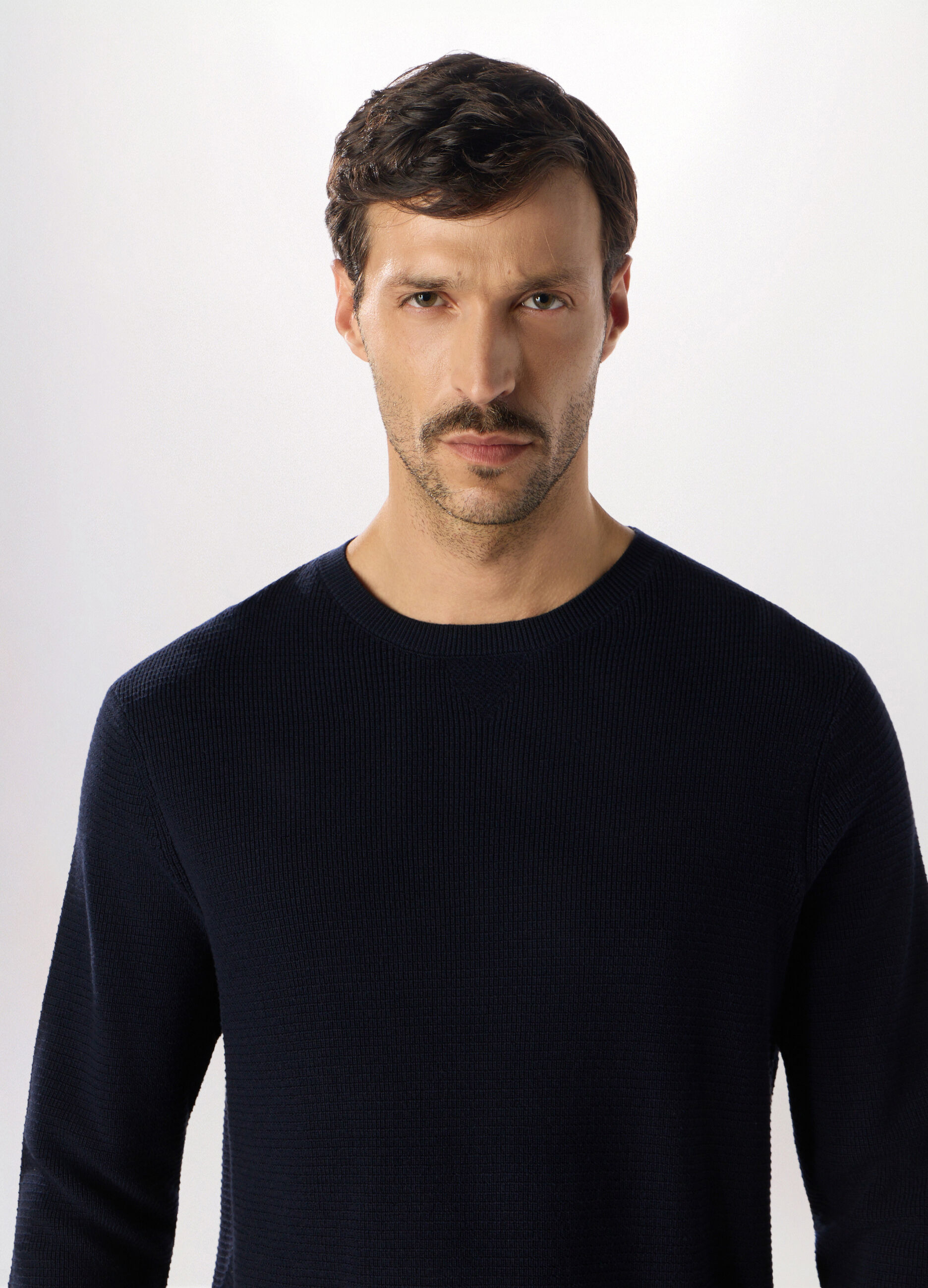 Maglione girocollo in puro cotone uomo_2