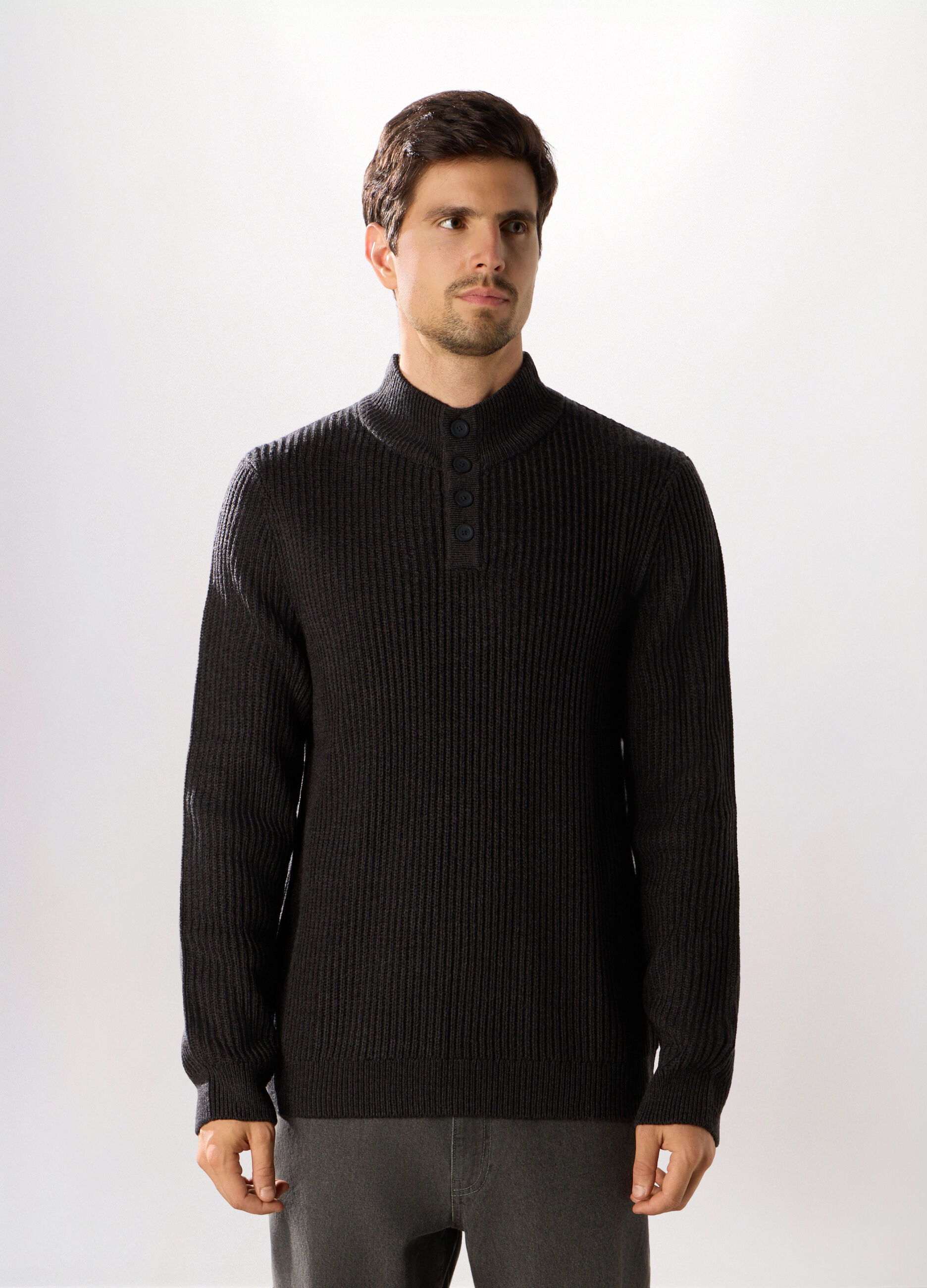 Maglione lupetto con bottoni uomo_0