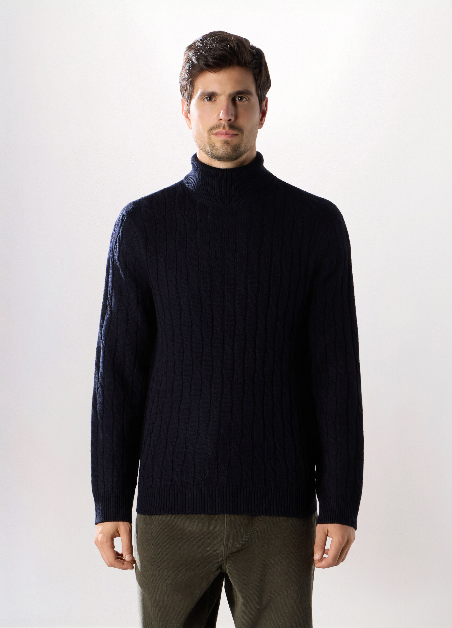 Maglione dolcevita a trecce uomo_0