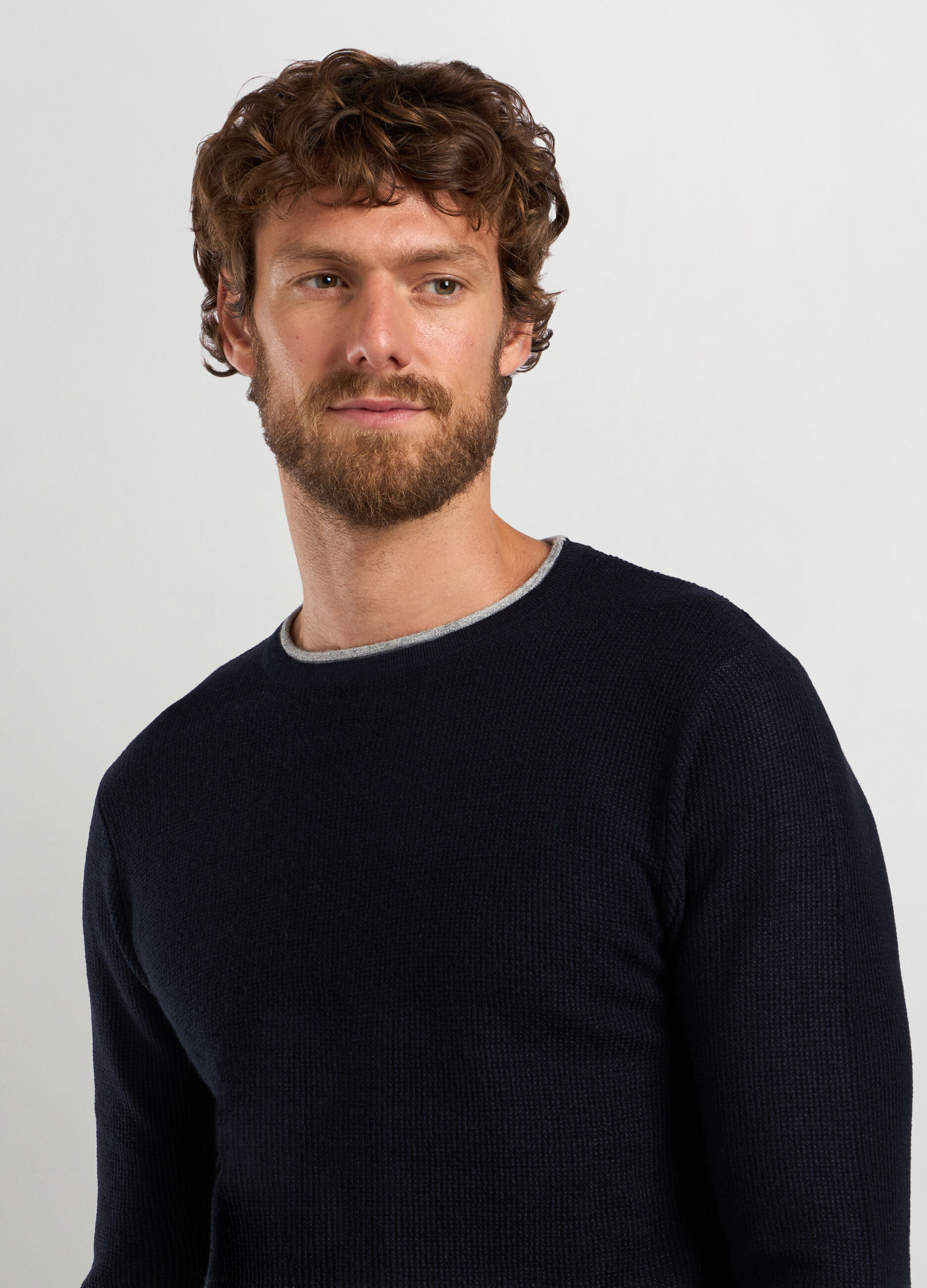 Maglione girocollo operato in misto lana uomo_2