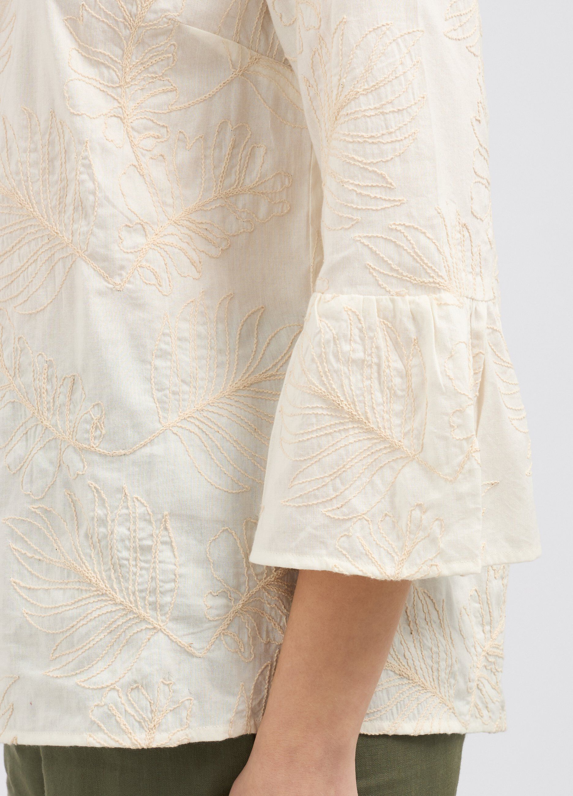Blusa con ricami in cotone donna_2