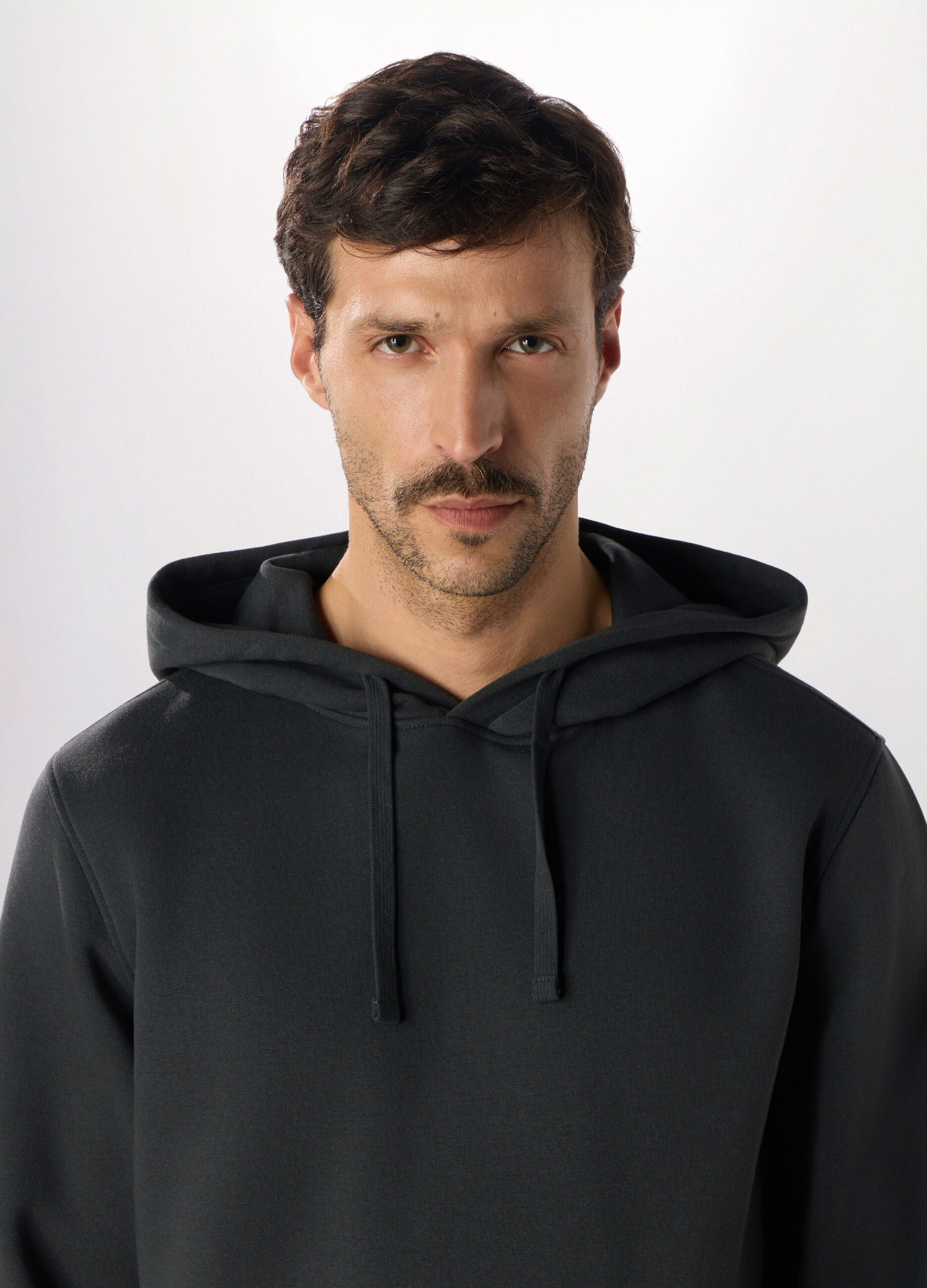 Felpa con cappuccio in misto cotone uomo_2