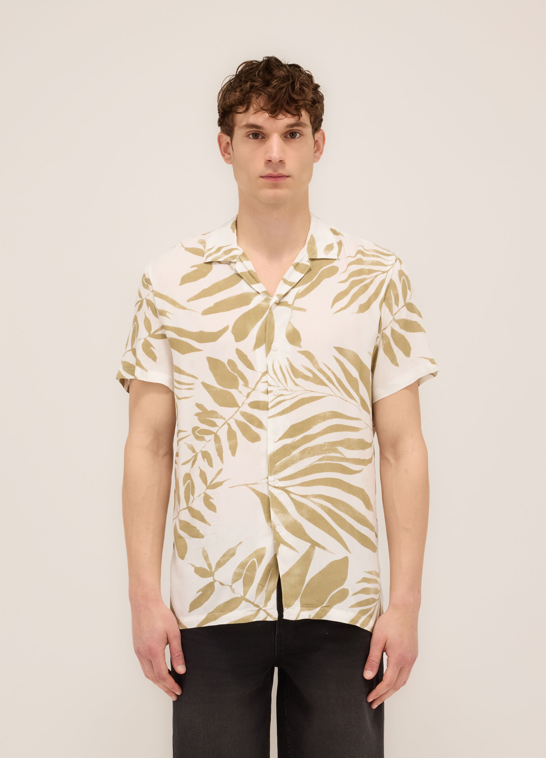 Camicia a maniche corte in viscosa con stampa uomo_0