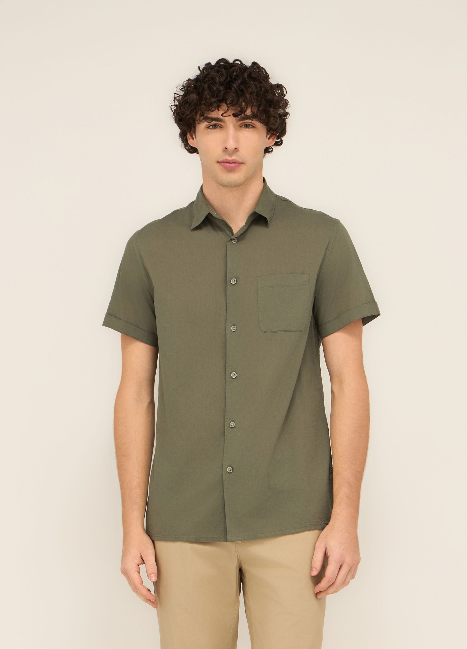 Camicia a maniche corte con taschino uomo_0