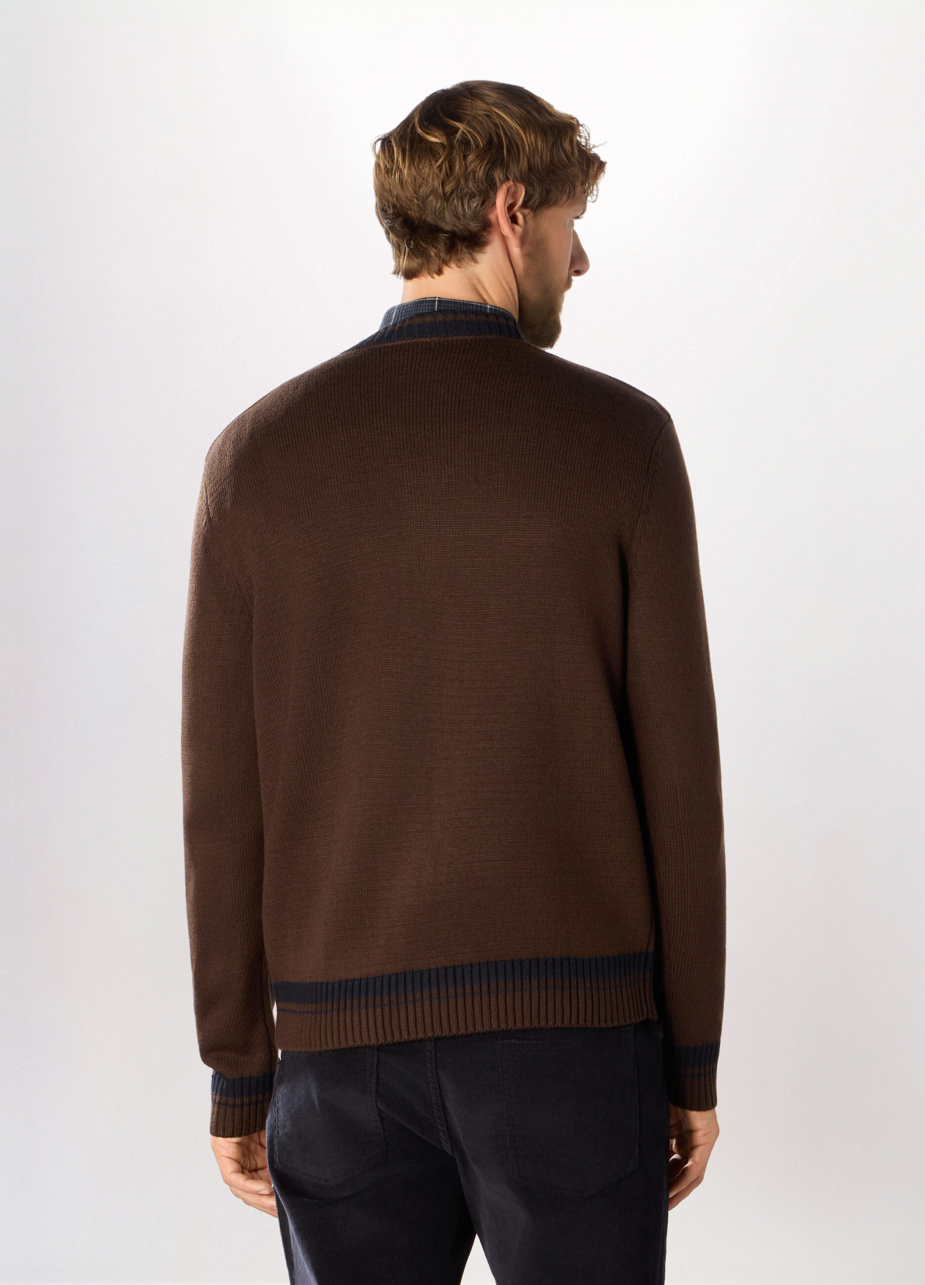 Maglione scollo a V in maglia rasata uomo_1