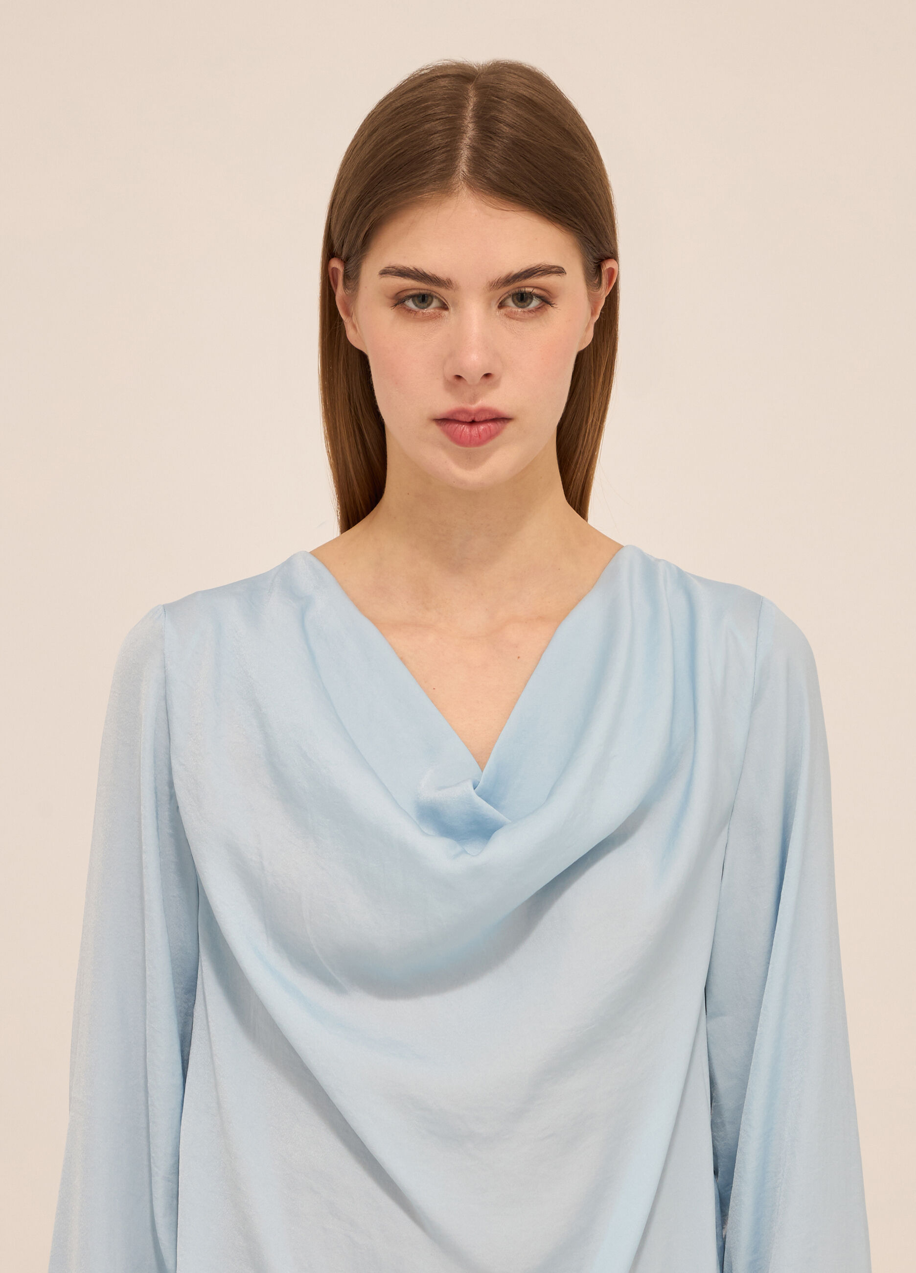 Blusa con collo drappeggiato donna_2