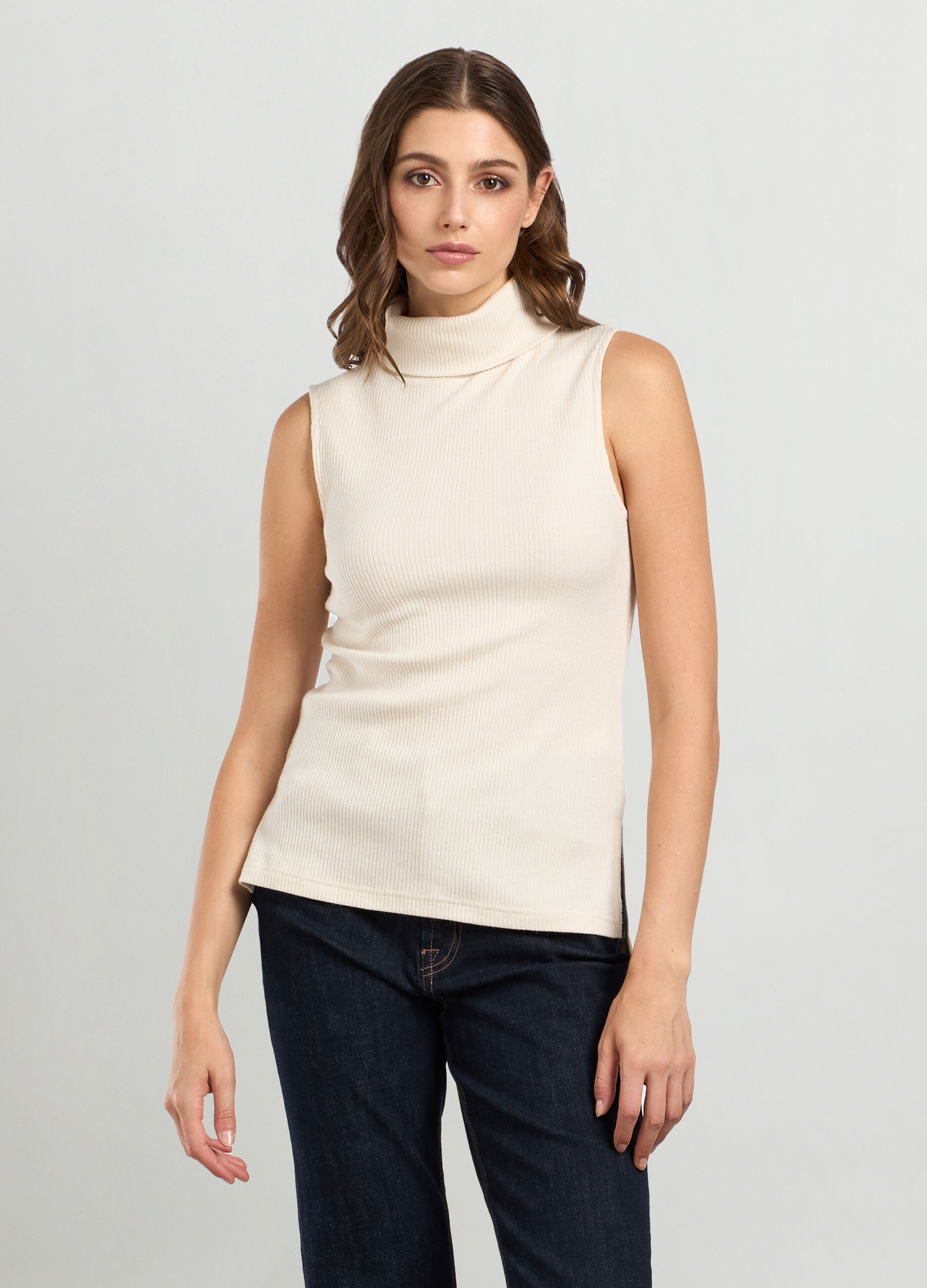 T-shirt smanicata in costina donna_0