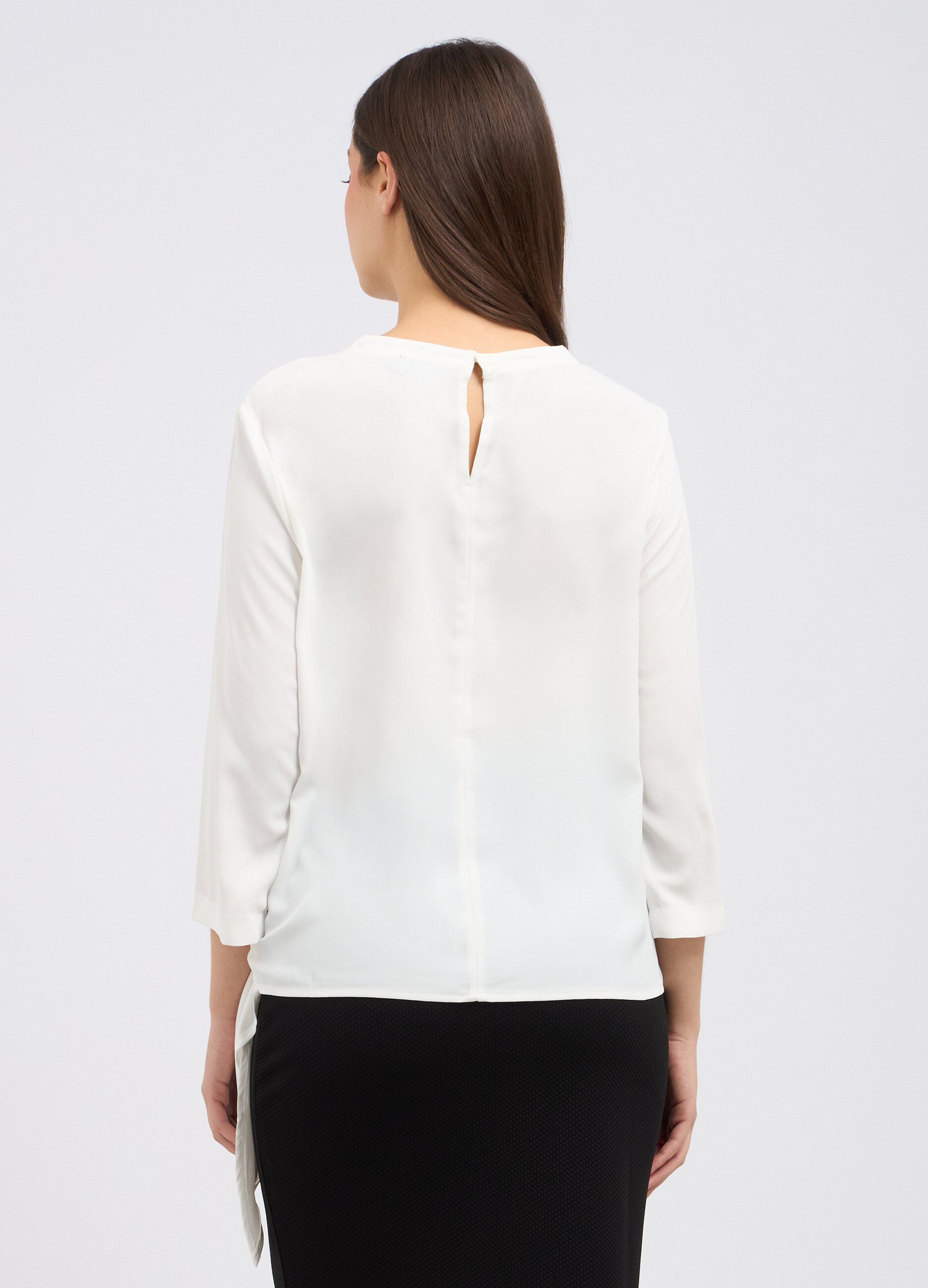 Blusa con nodo laterale donna_1