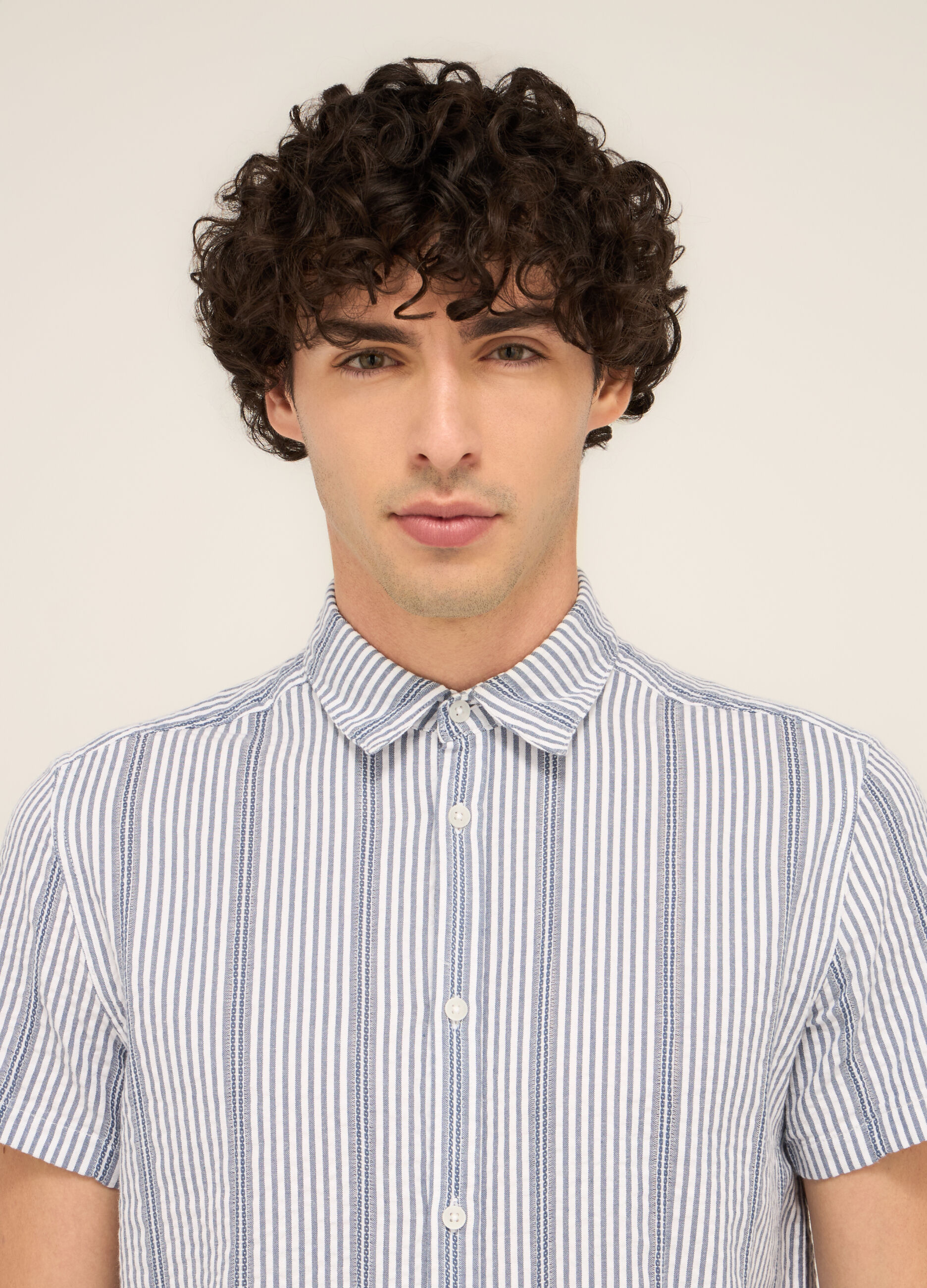 Camicia a maniche corte in cotone a righe uomo_2