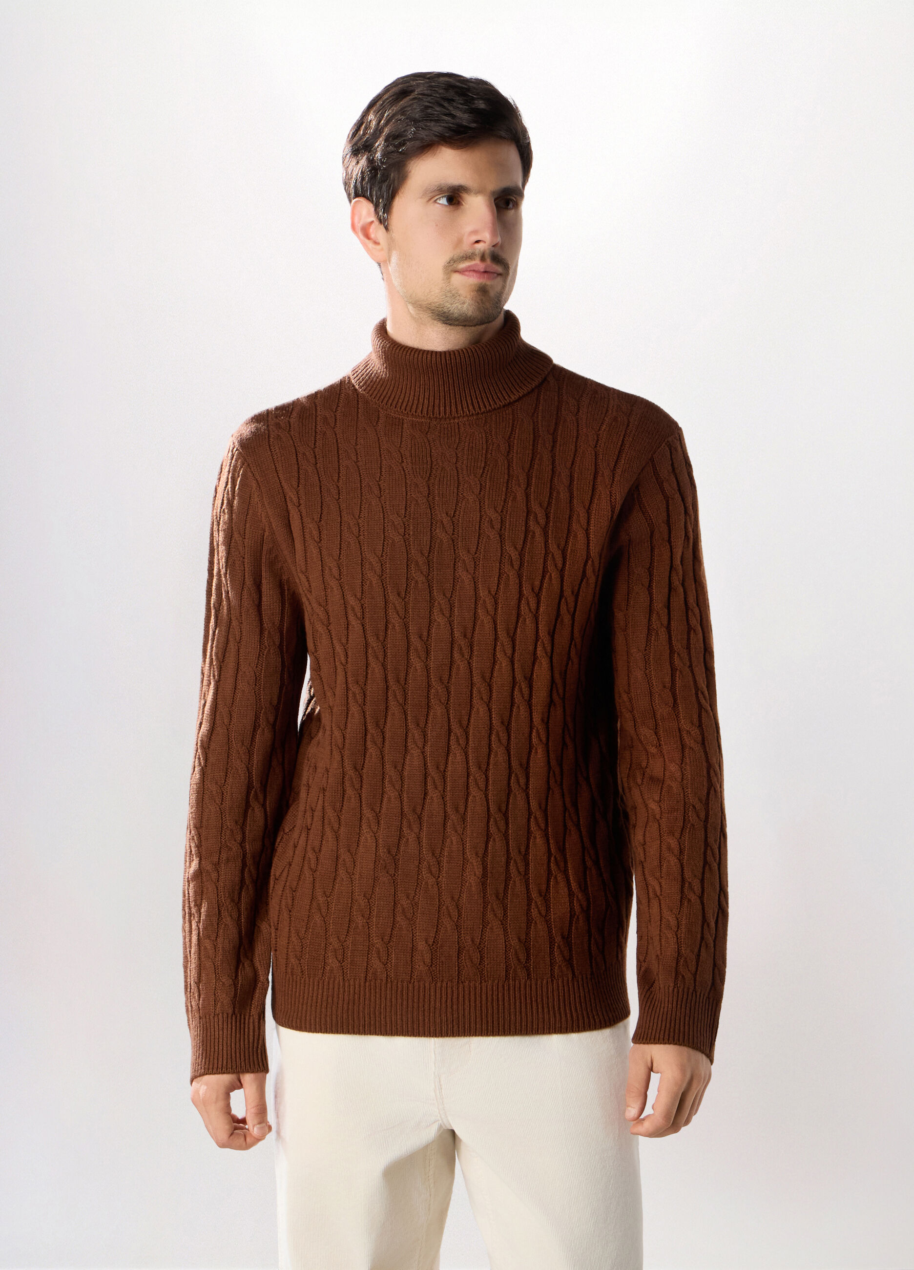 Maglione dolcevita a trecce uomo_0