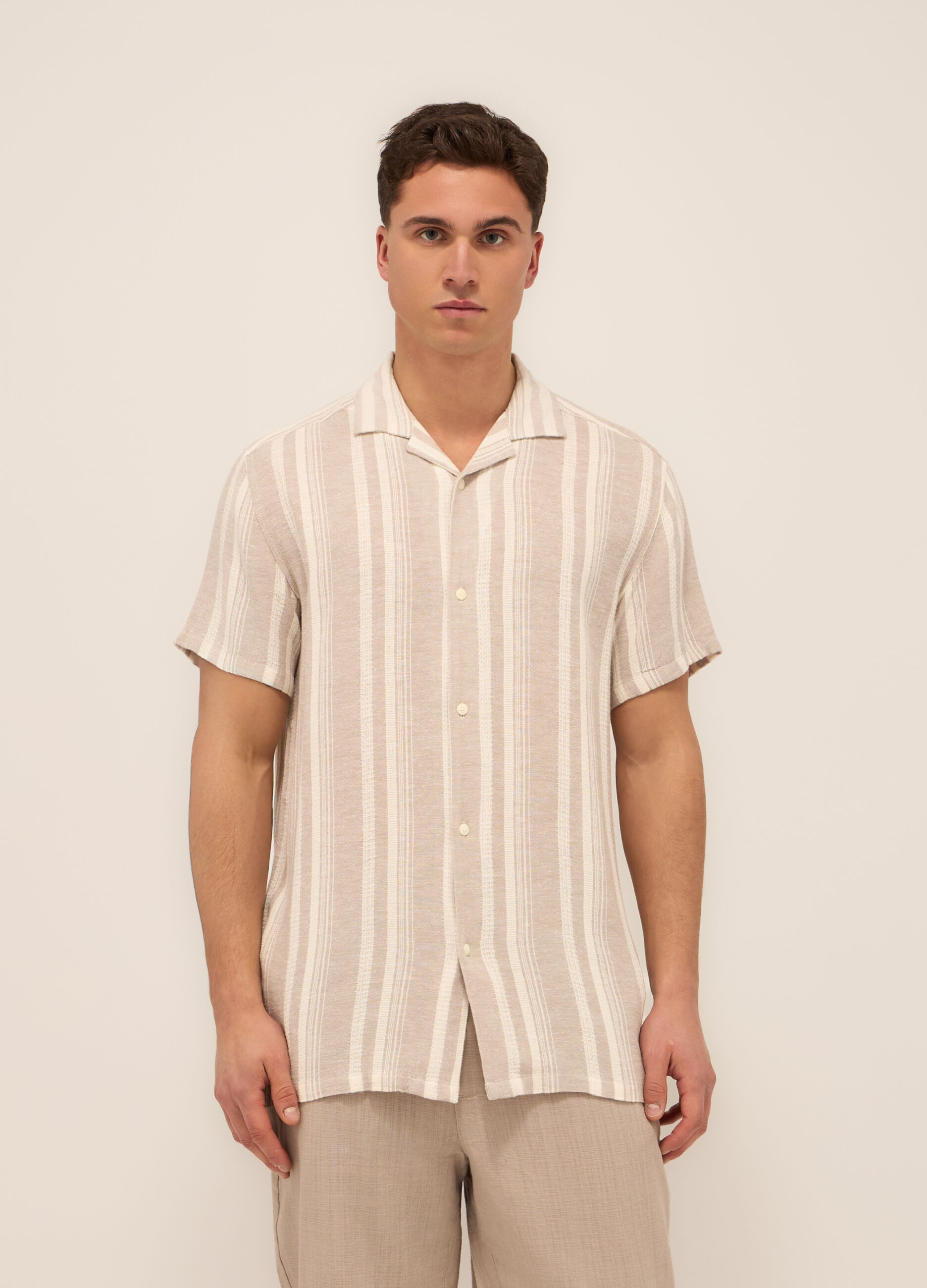 Camicia a maniche corte in misto viscosa uomo_0