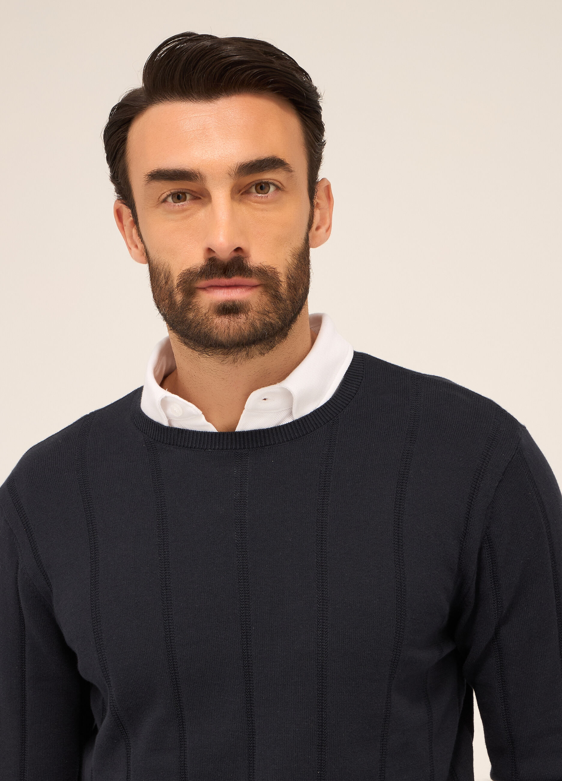 Maglione girocollo in cotone a costa larga uomo_2