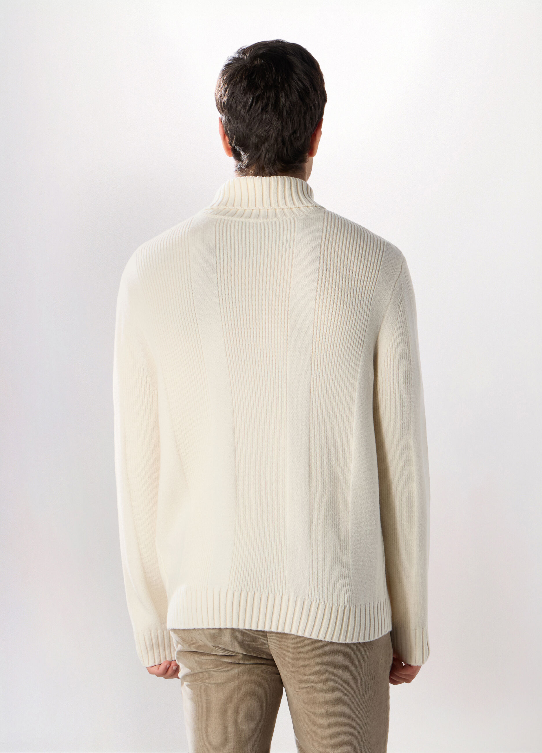 Maglione dolcevita a coste uomo_1