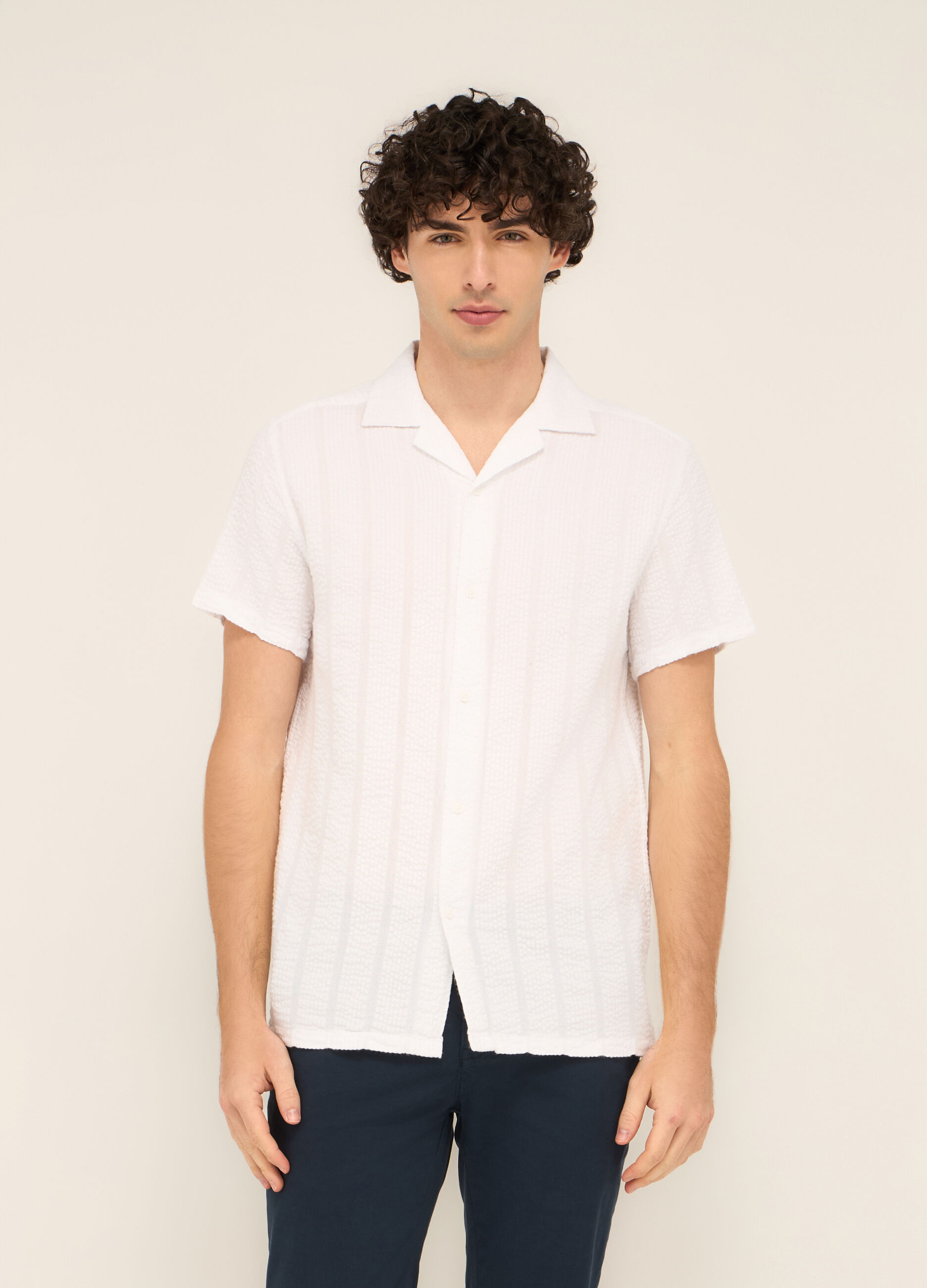 Camicia a maniche corte in misto cotone seersucker_0