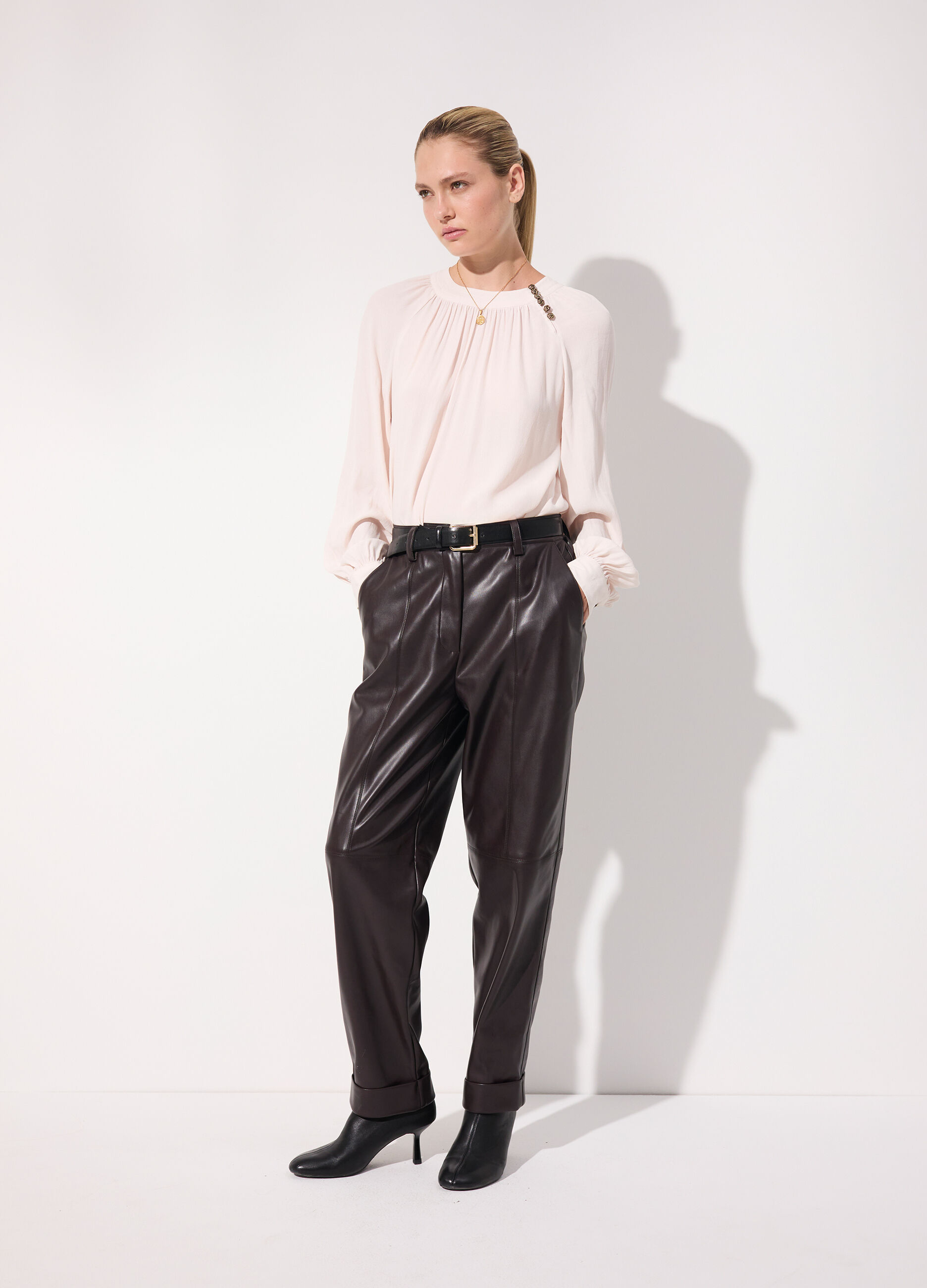 Blusa a pieghe in viscosa crêpe donna_0