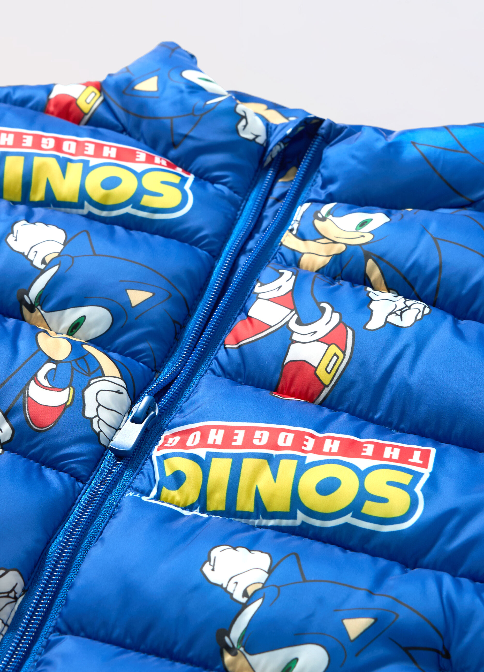 Giubbino smanicato con stampa Sonic bambino_1
