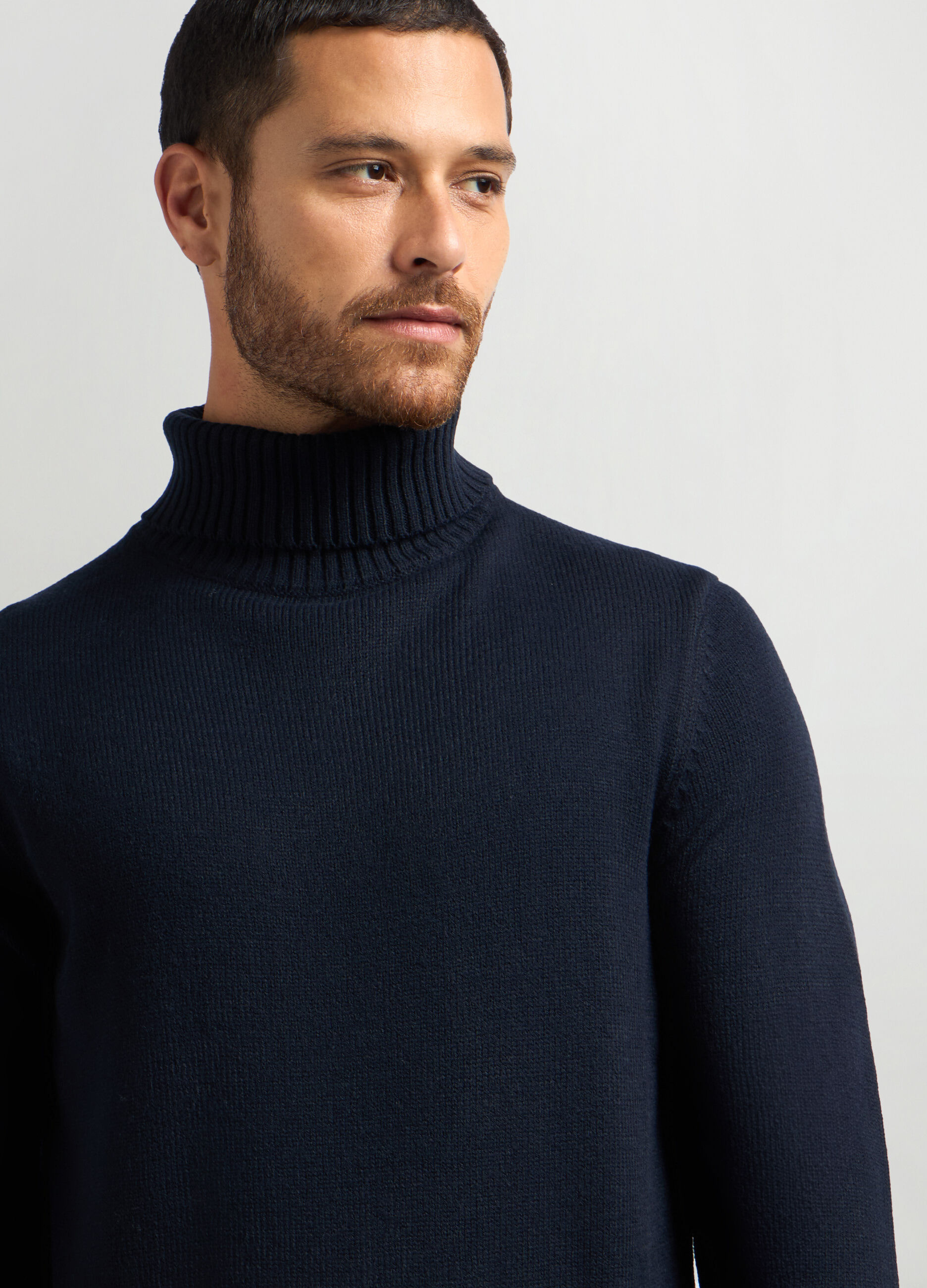 Maglione collo alto maglia rasata uomo_2