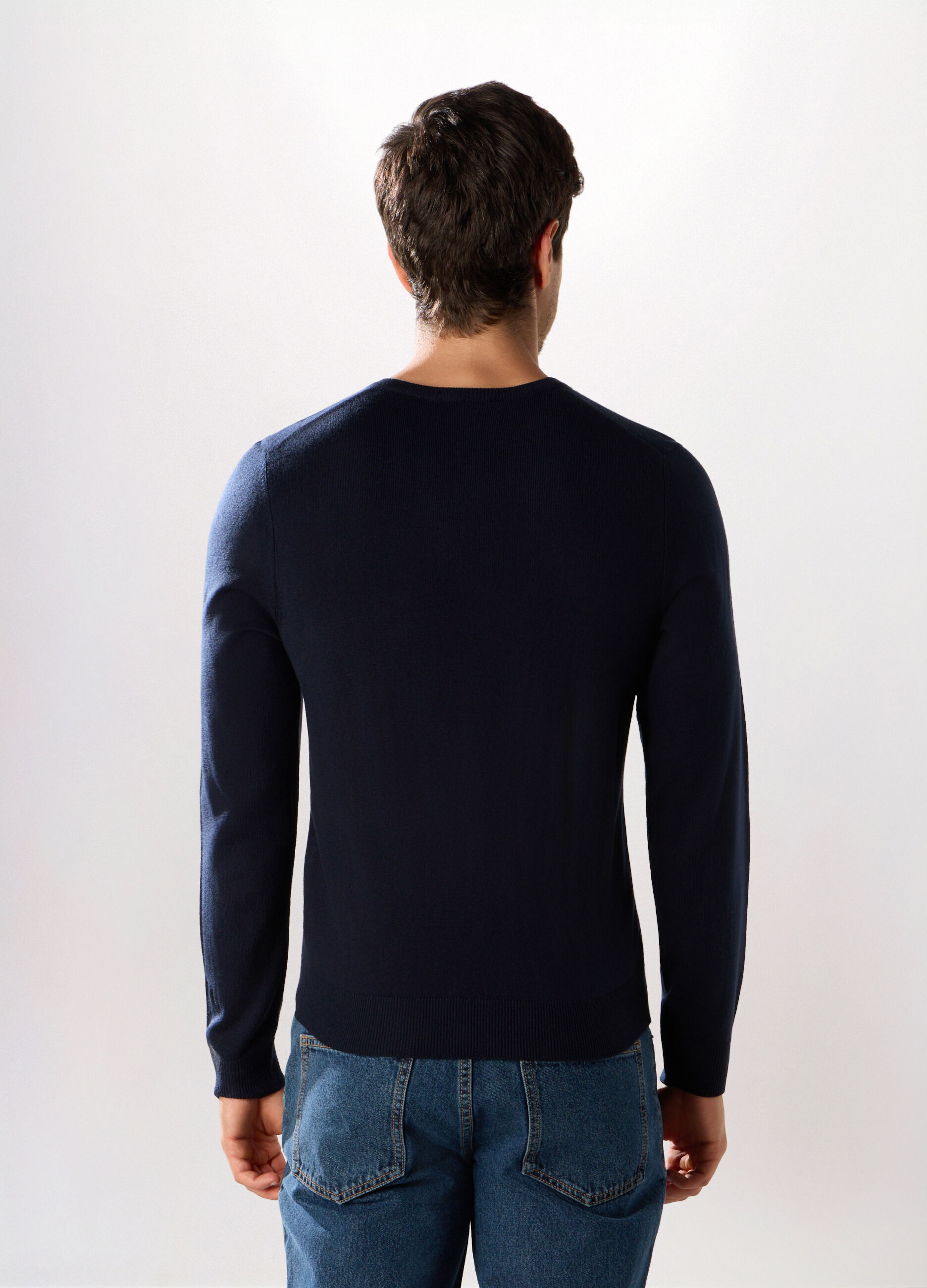 Maglione collo a V a maglia rasata uomo_1