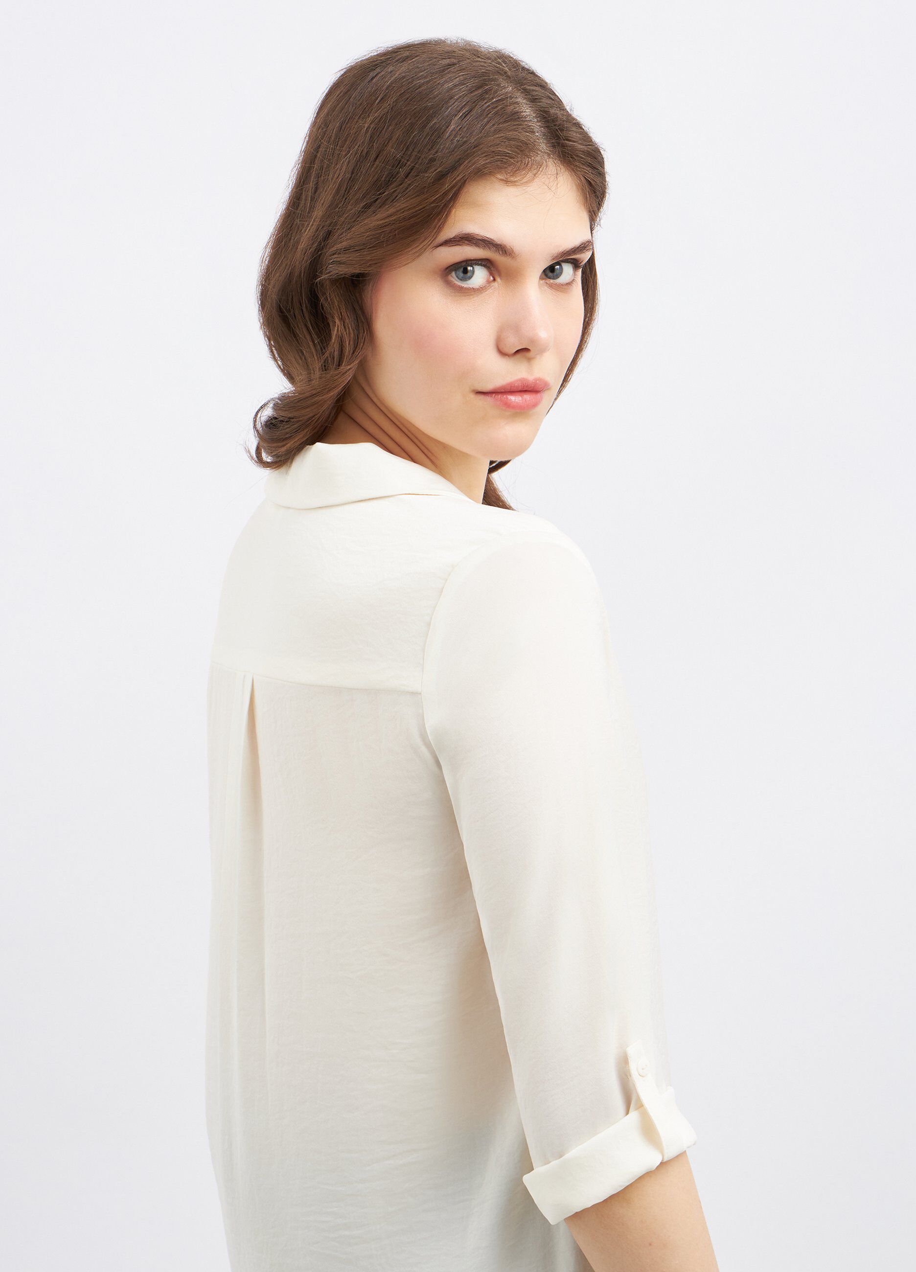 Blusa con scollo a V donna_2