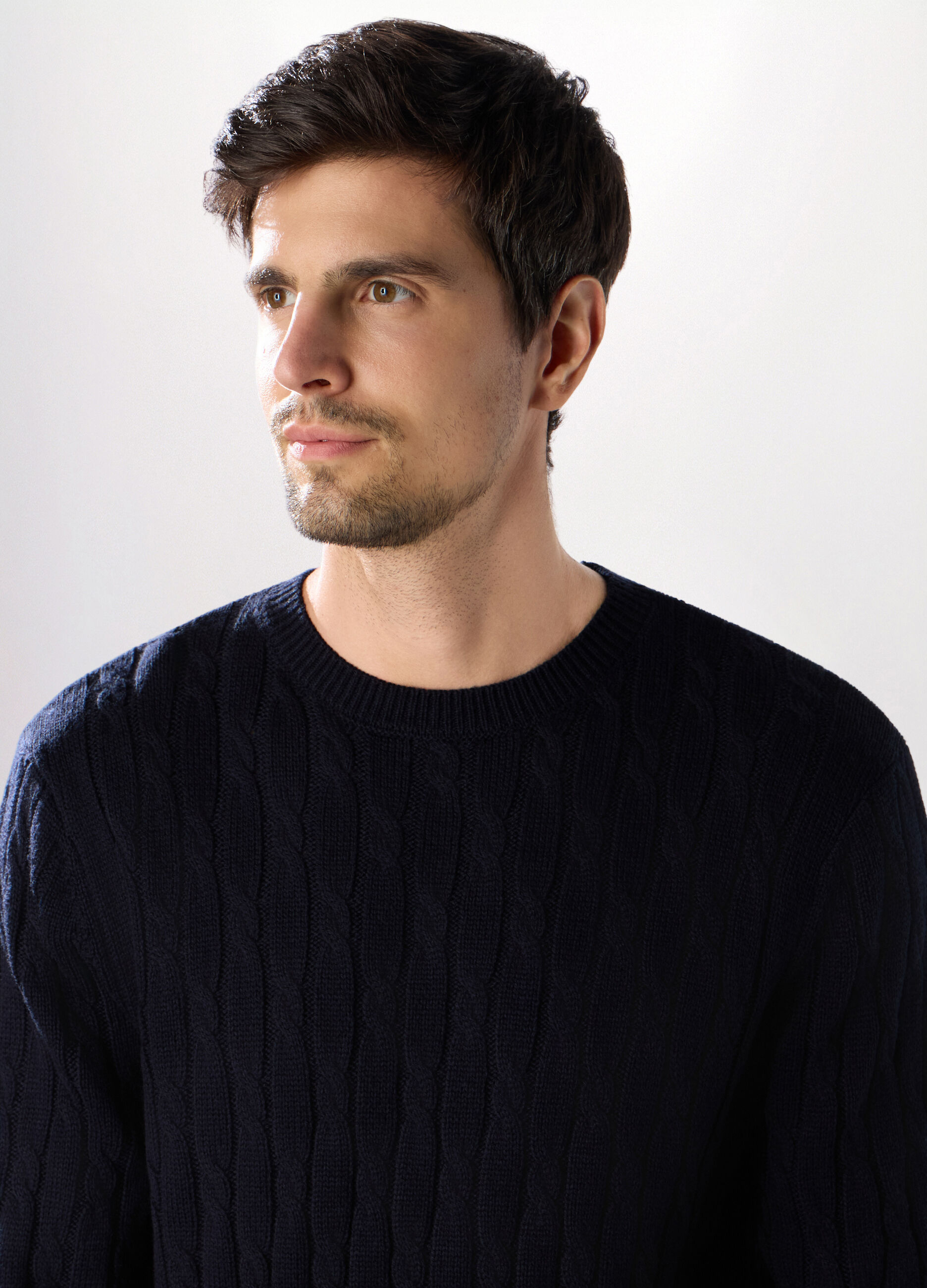 Maglione girocollo a trecce uomo_2