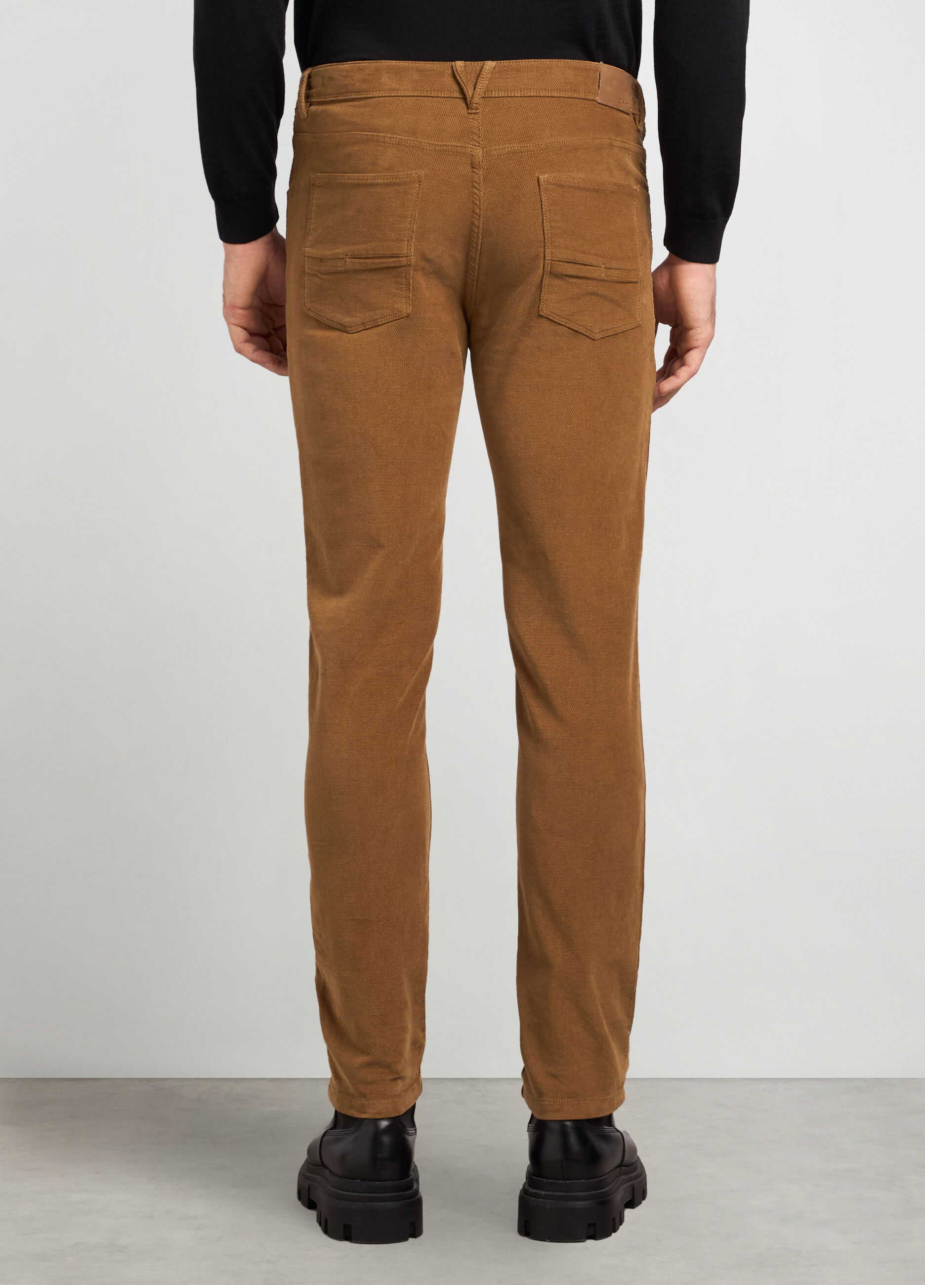 Pantaloni 5 tasche slim fit in velluto di cotone stretch uomo_1