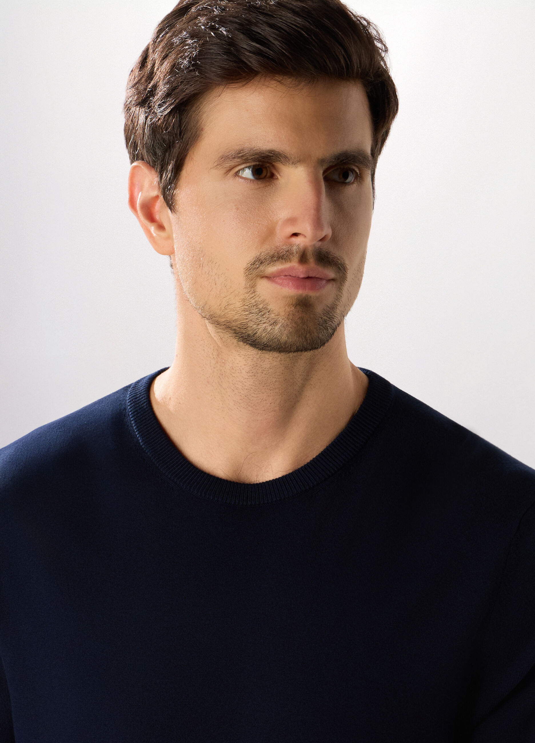 Maglione girocollo in misto viscosa uomo_2