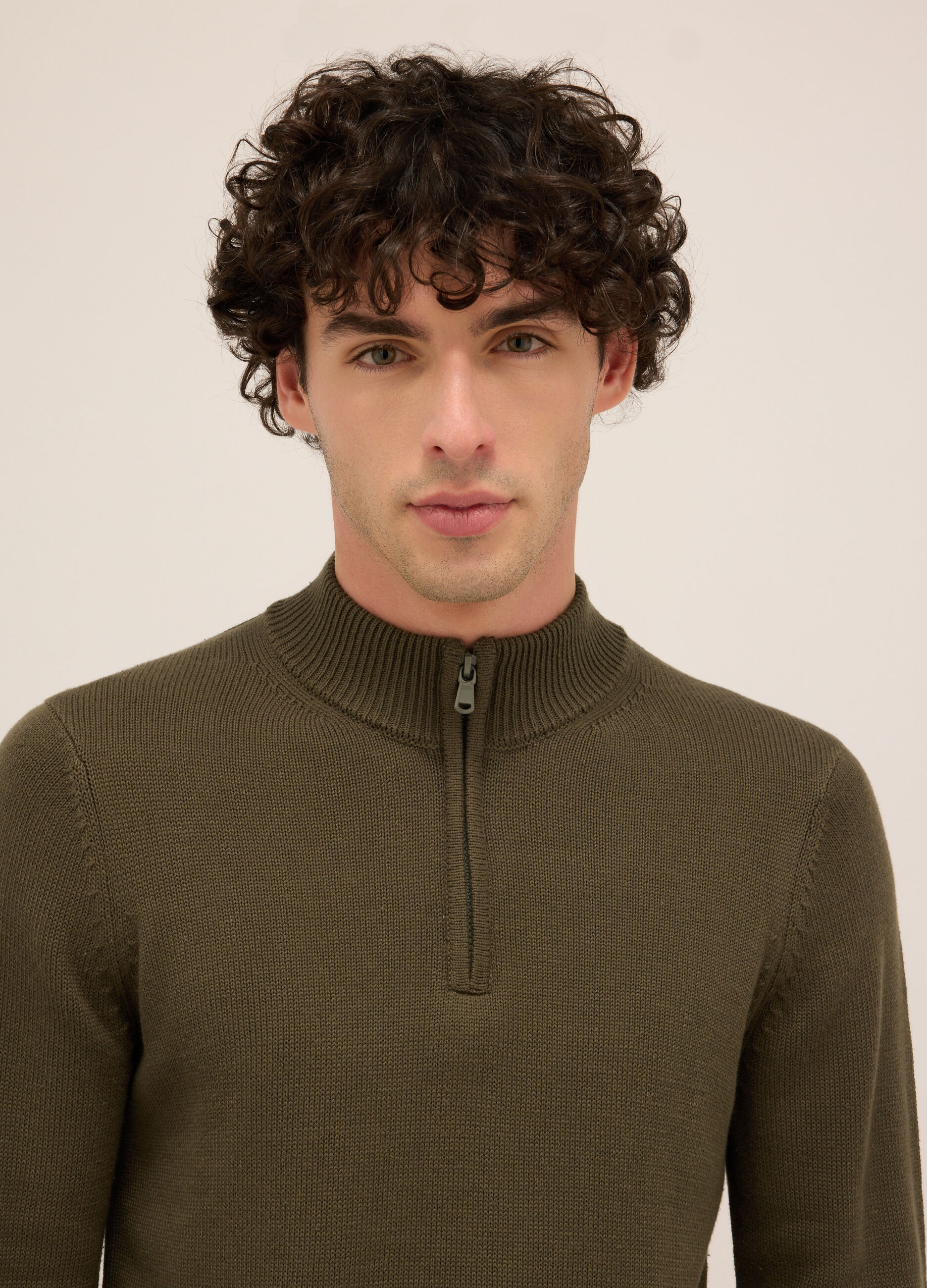 Maglione lupetto con mezza zip in misto cotone uomo_2