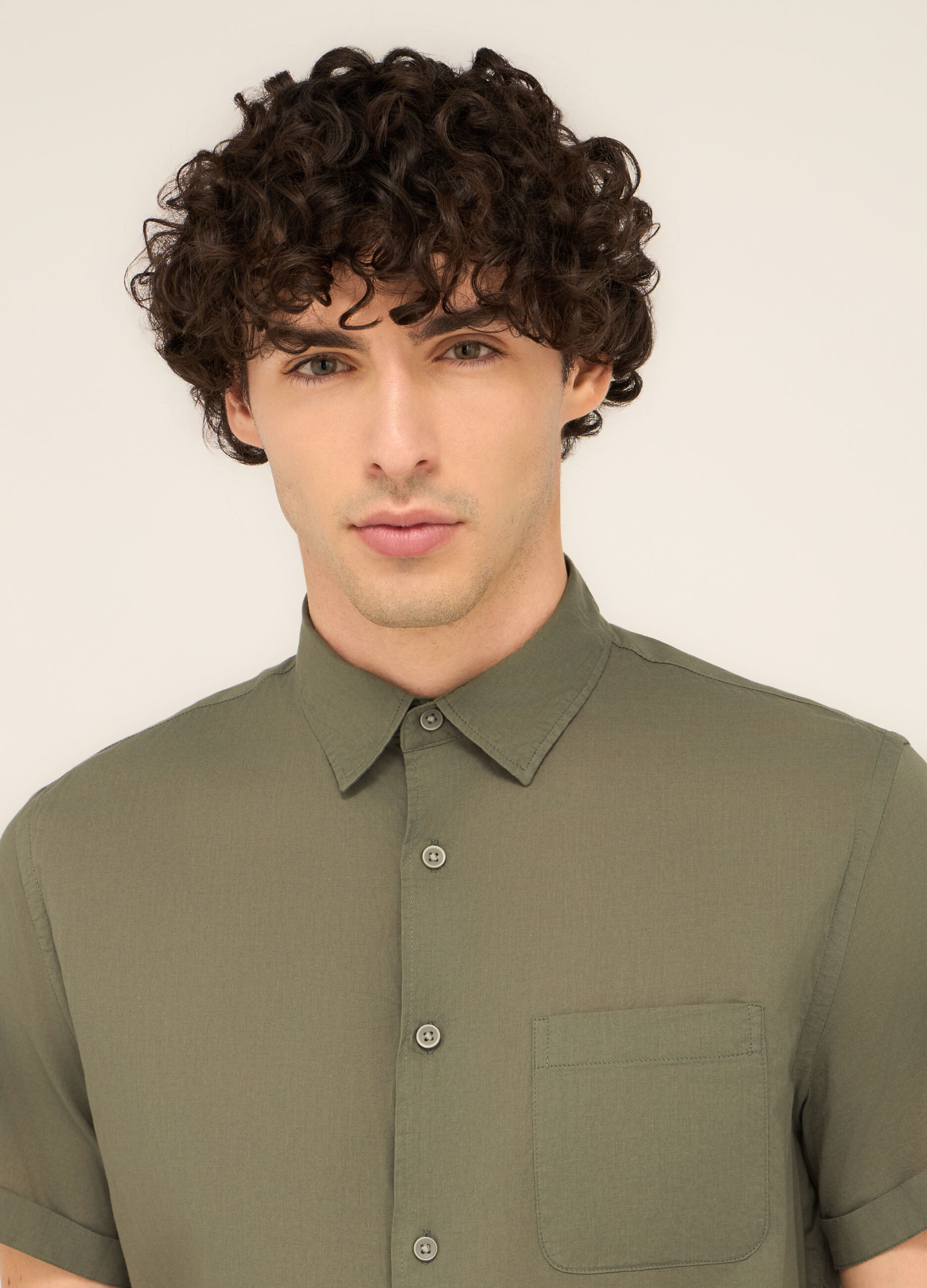 Camicia a maniche corte con taschino uomo_2