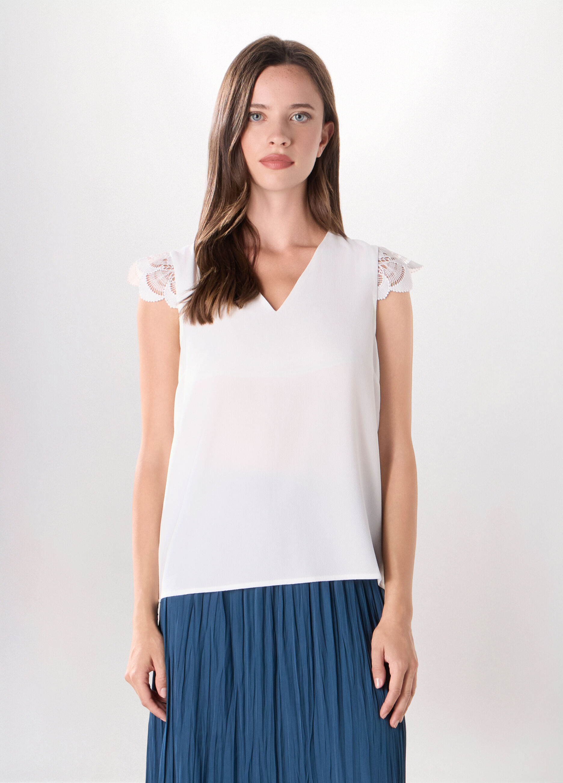 Blusa con inserto ricamato donna_0