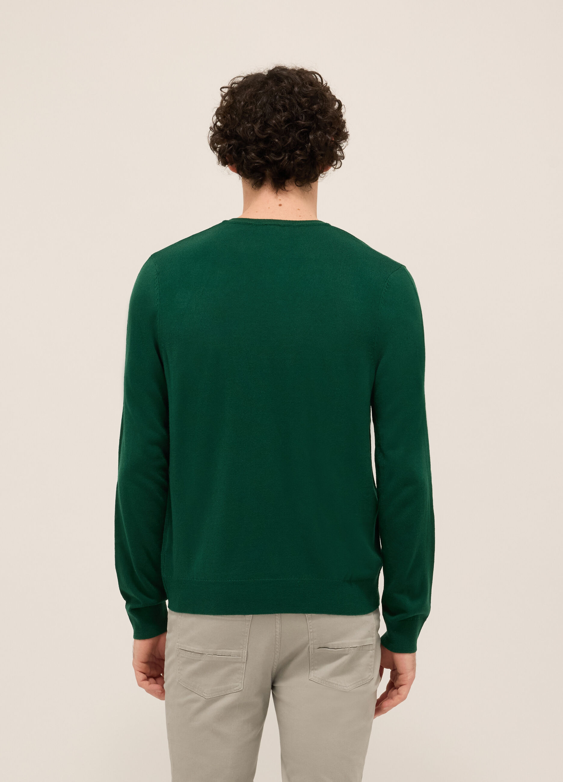Maglione collo a V in maglia rasata uomo_1