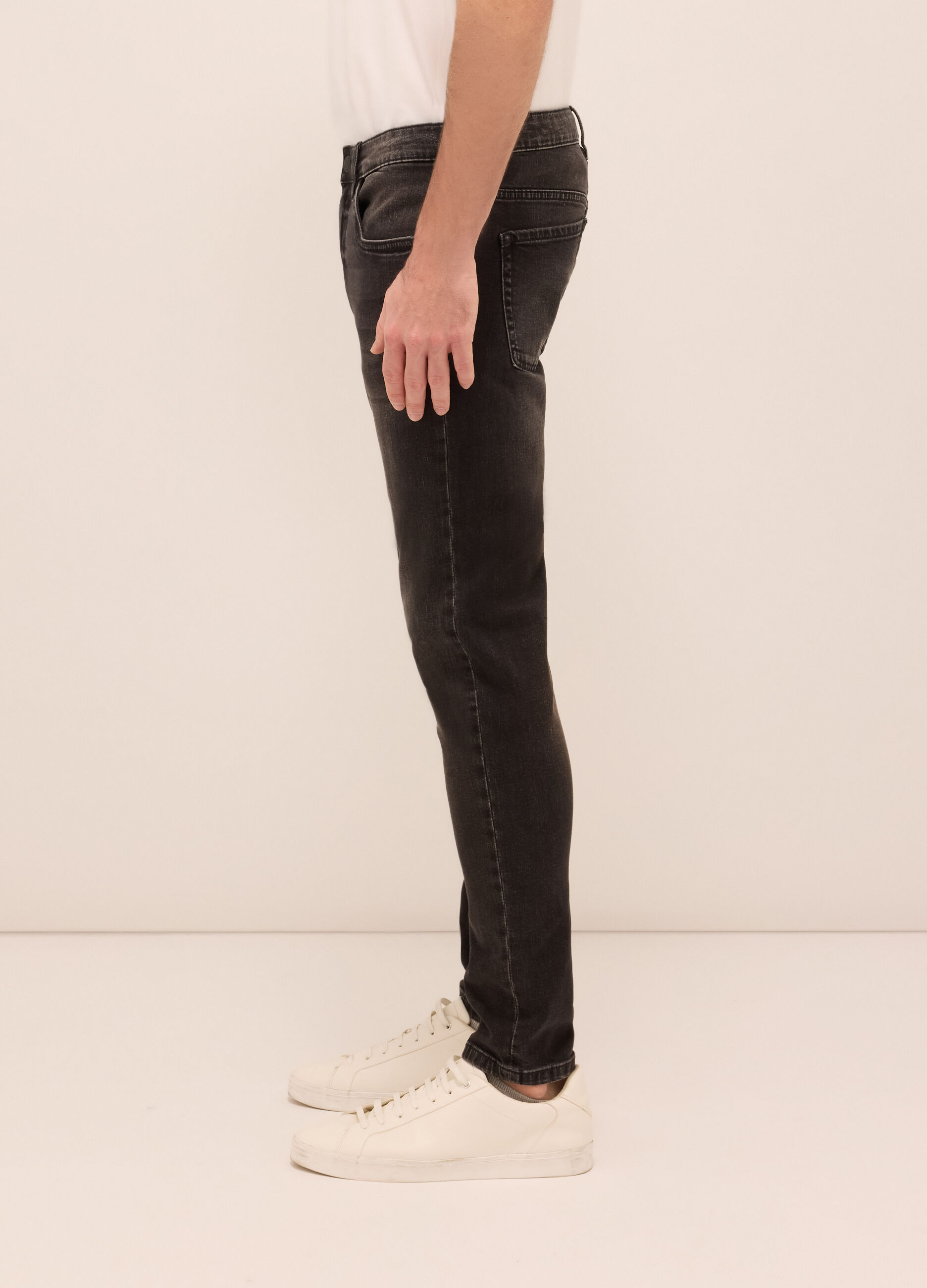 Jeans 5 tasche slim fit in denim di cotone stretch_2