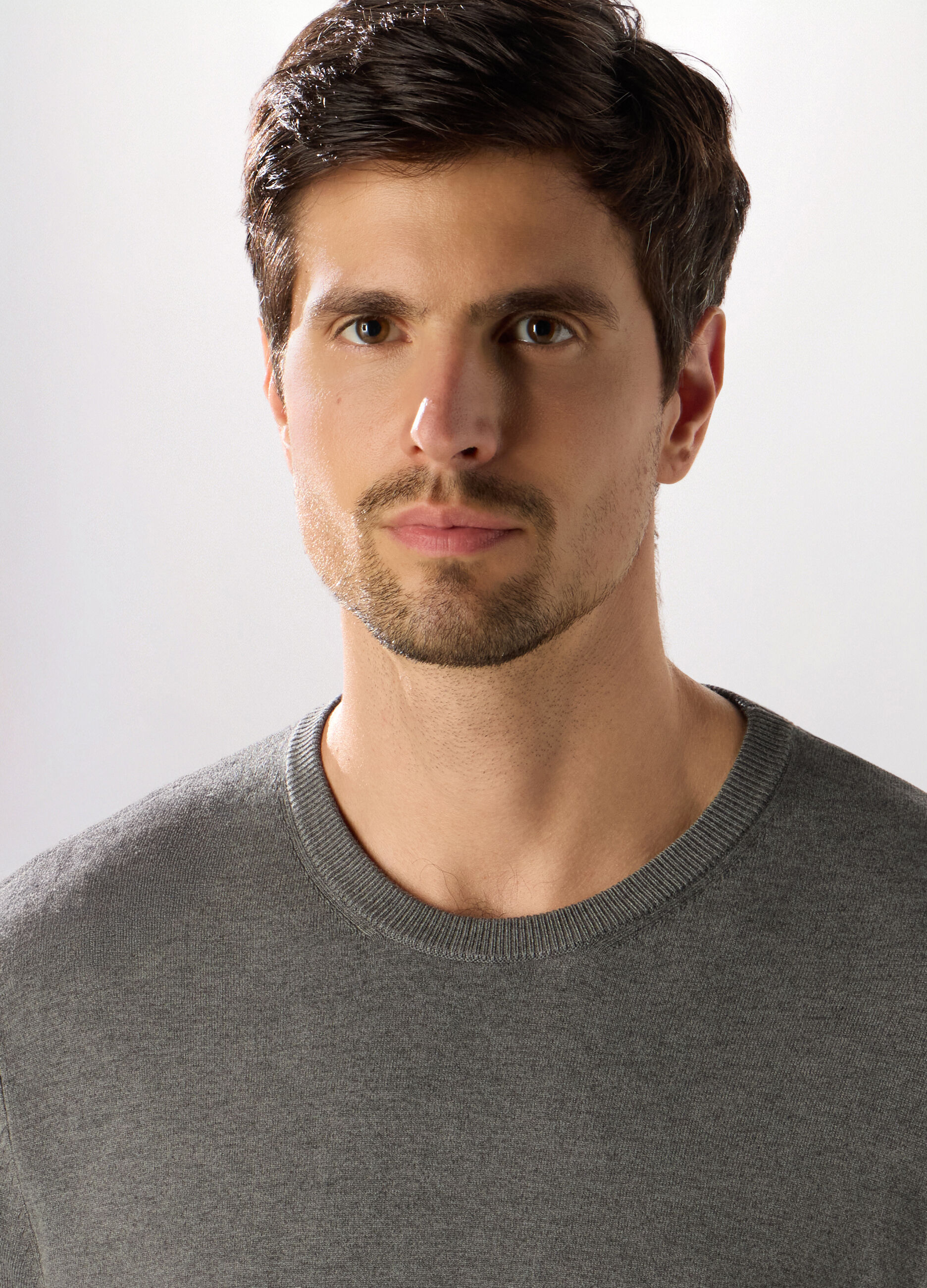 Maglione girocollo in misto viscosa uomo_2