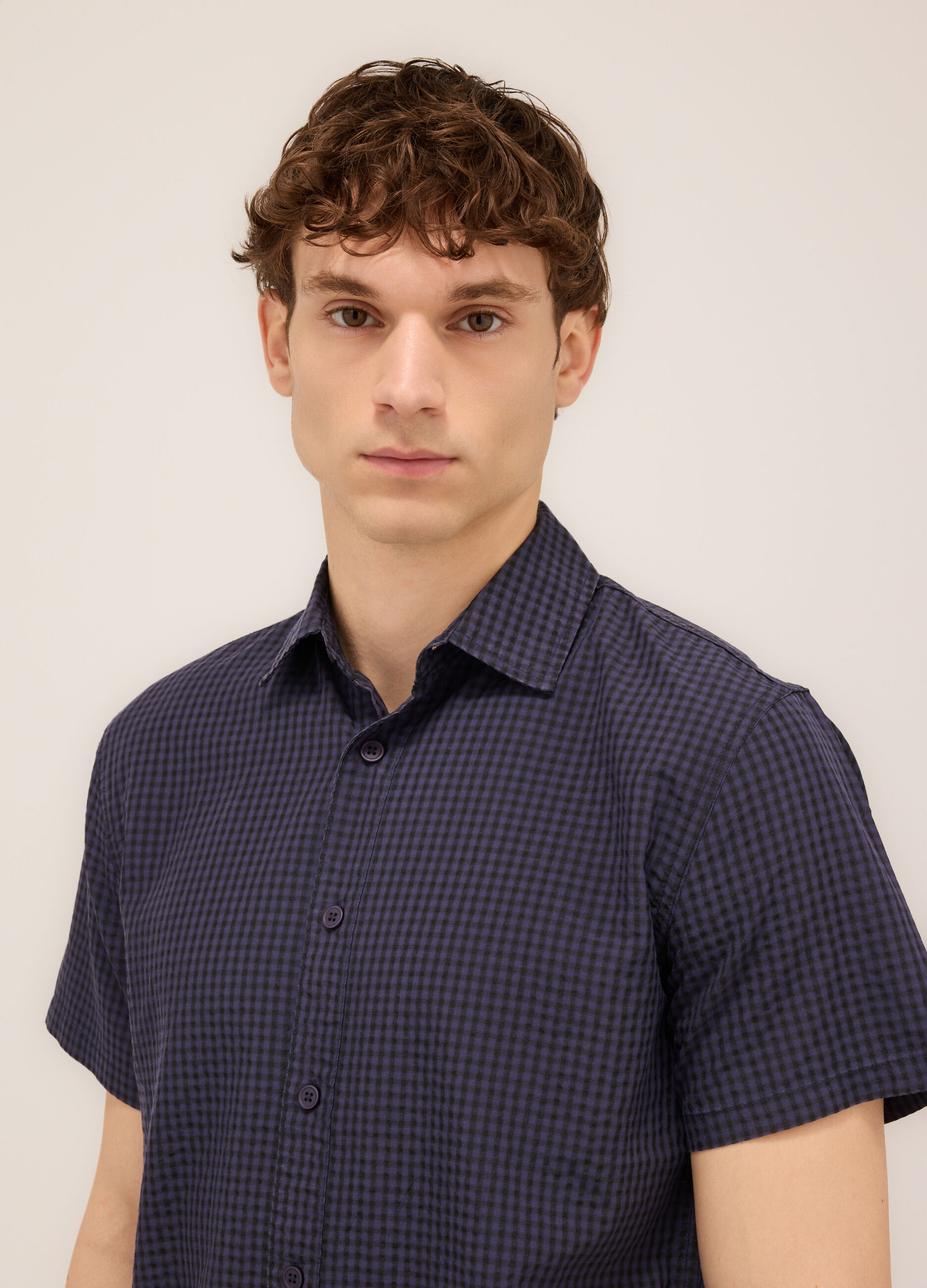 Camicia a maniche corte a quadretti uomo_2