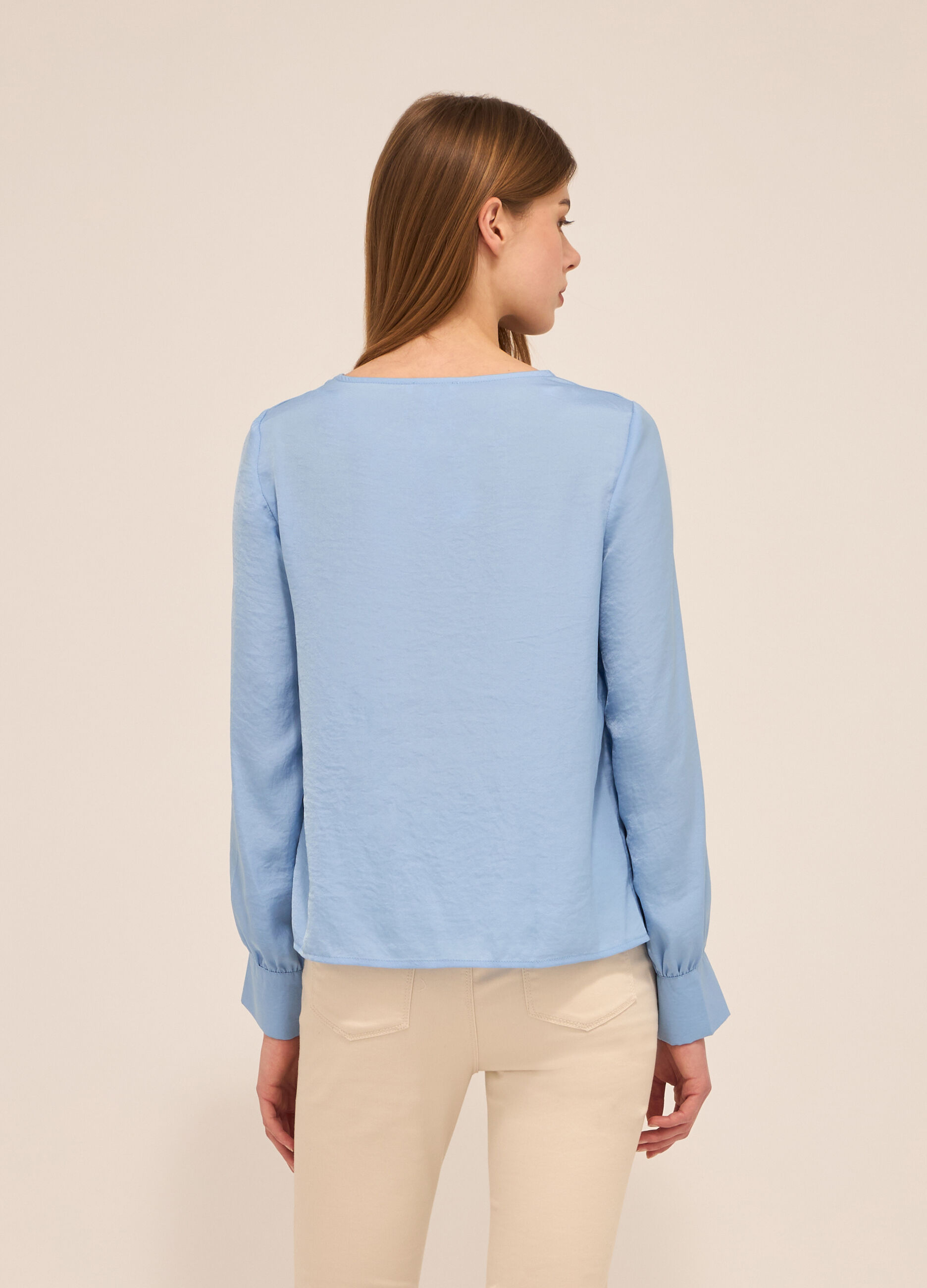 Blusa con collo drappeggiato donna_1