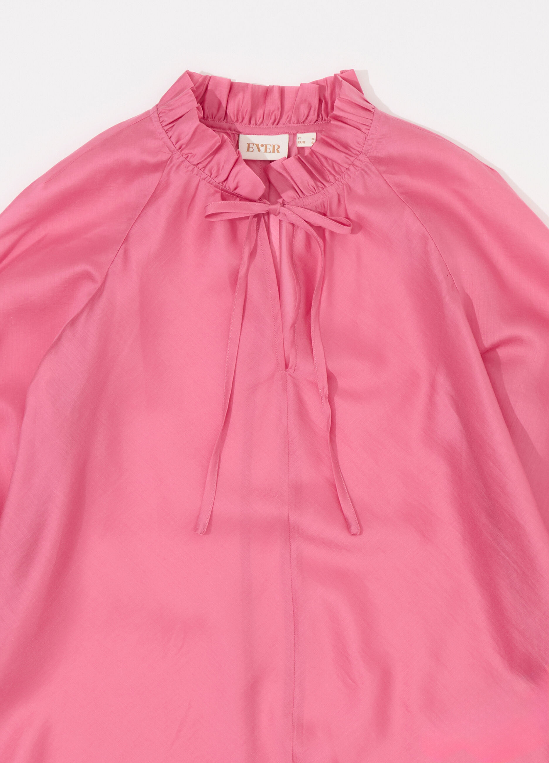 Blusa in raso con colletto ruffle donna_6