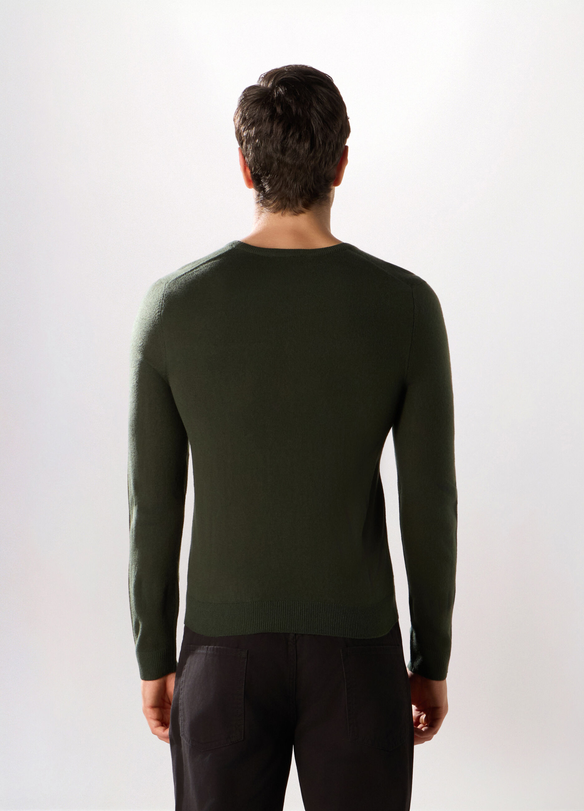 Maglione collo a V a maglia rasata uomo_1