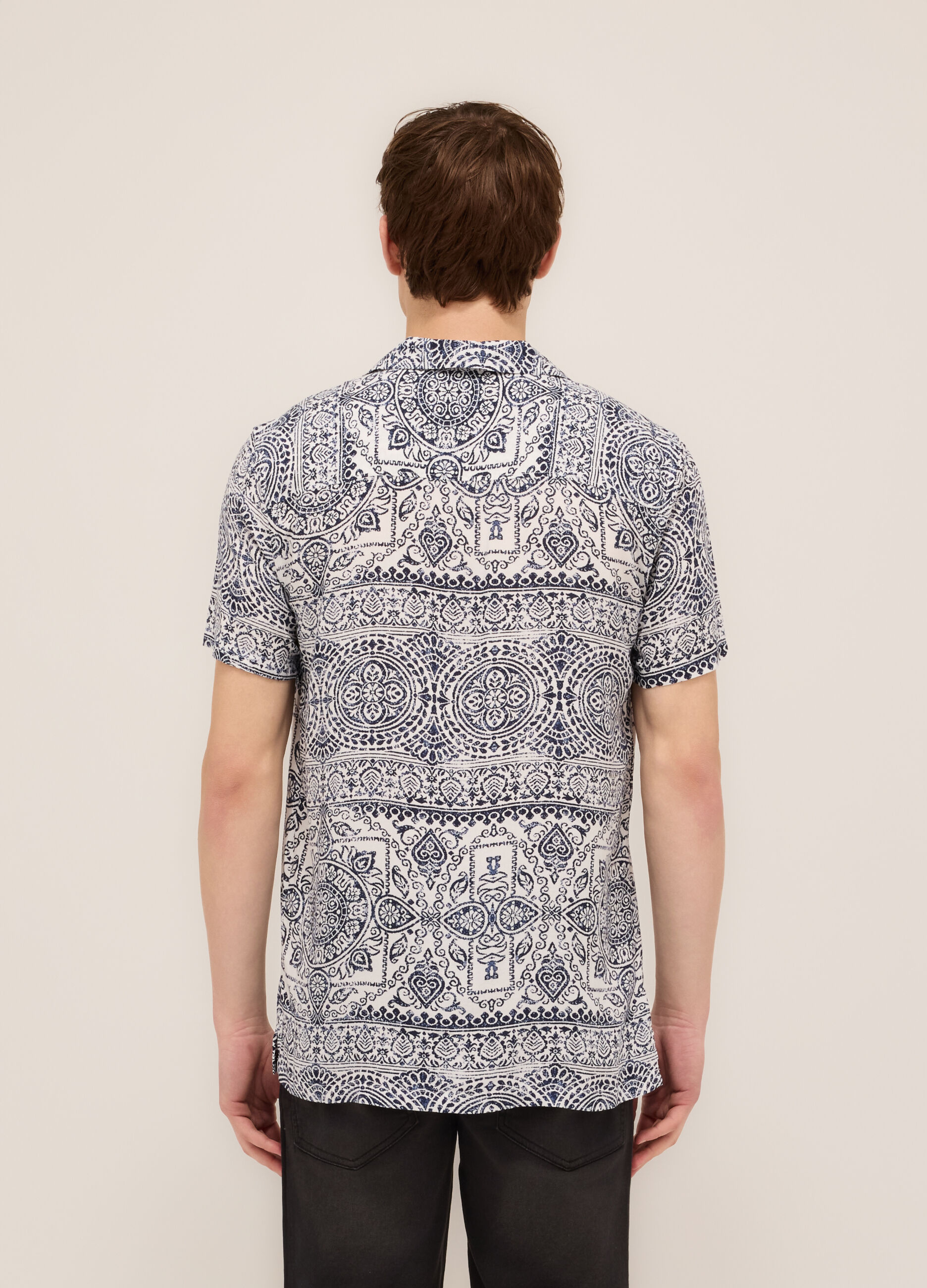 Camicia a maniche corte in viscosa con stampa uomo_1