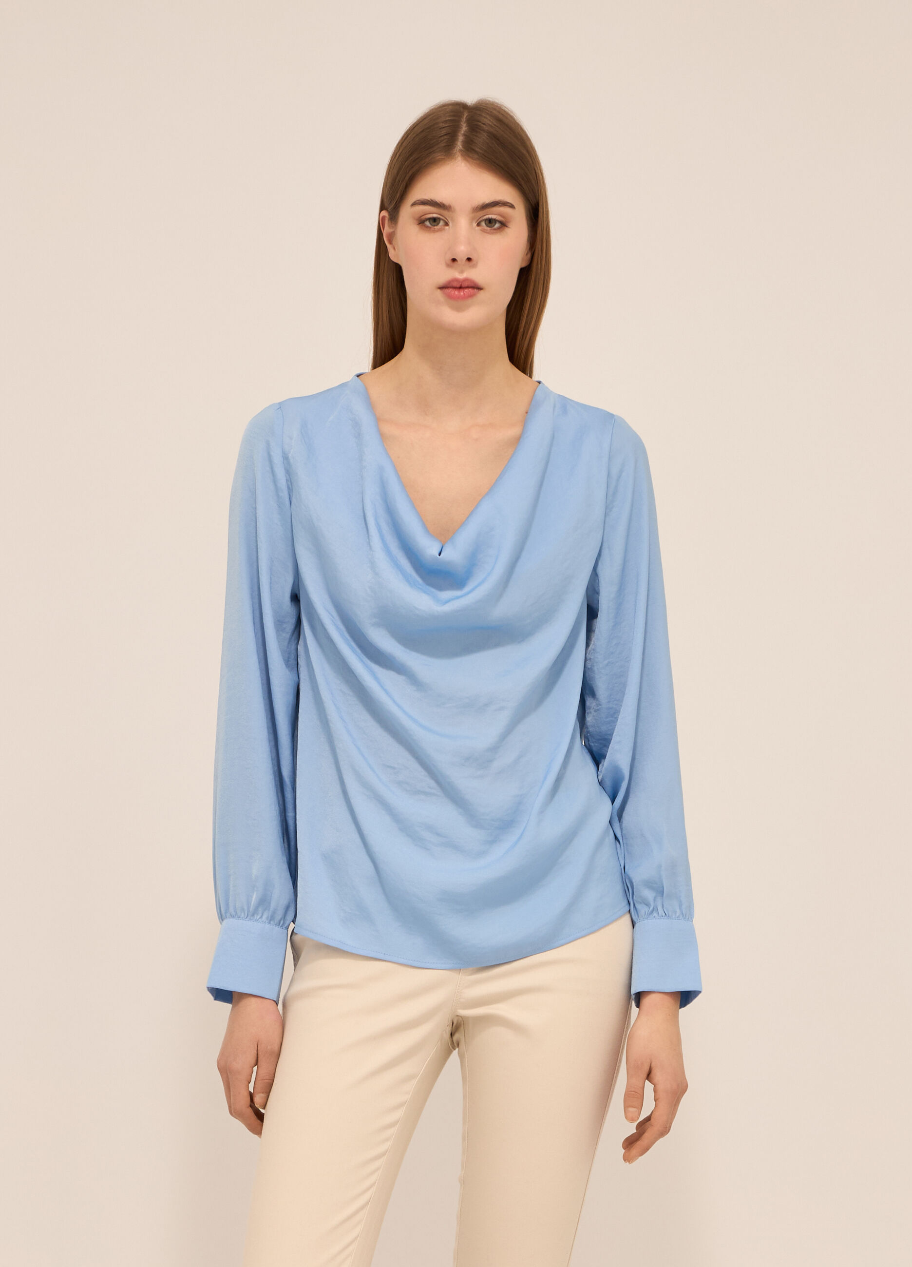 Blusa con collo drappeggiato donna_0