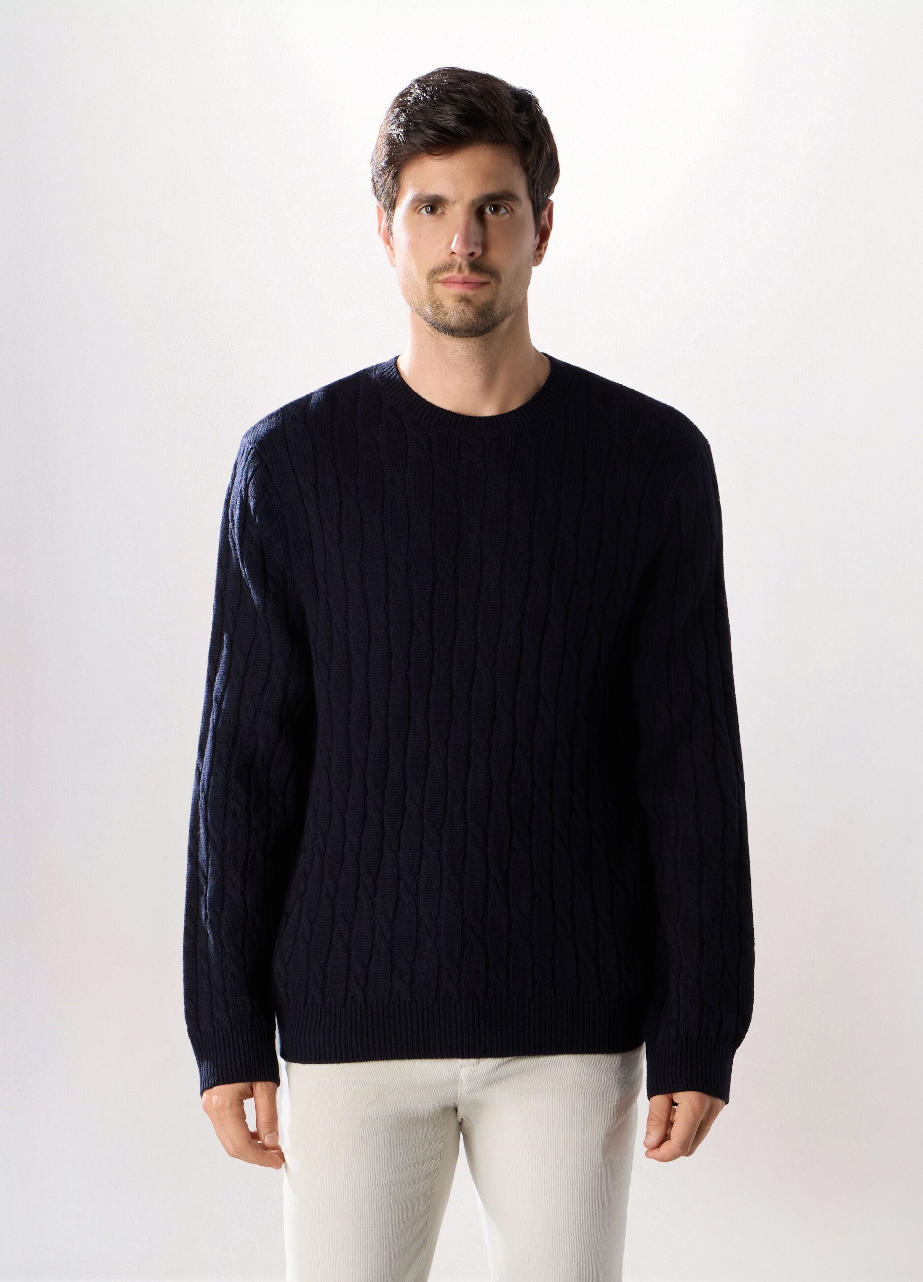 Maglione girocollo a trecce uomo_0