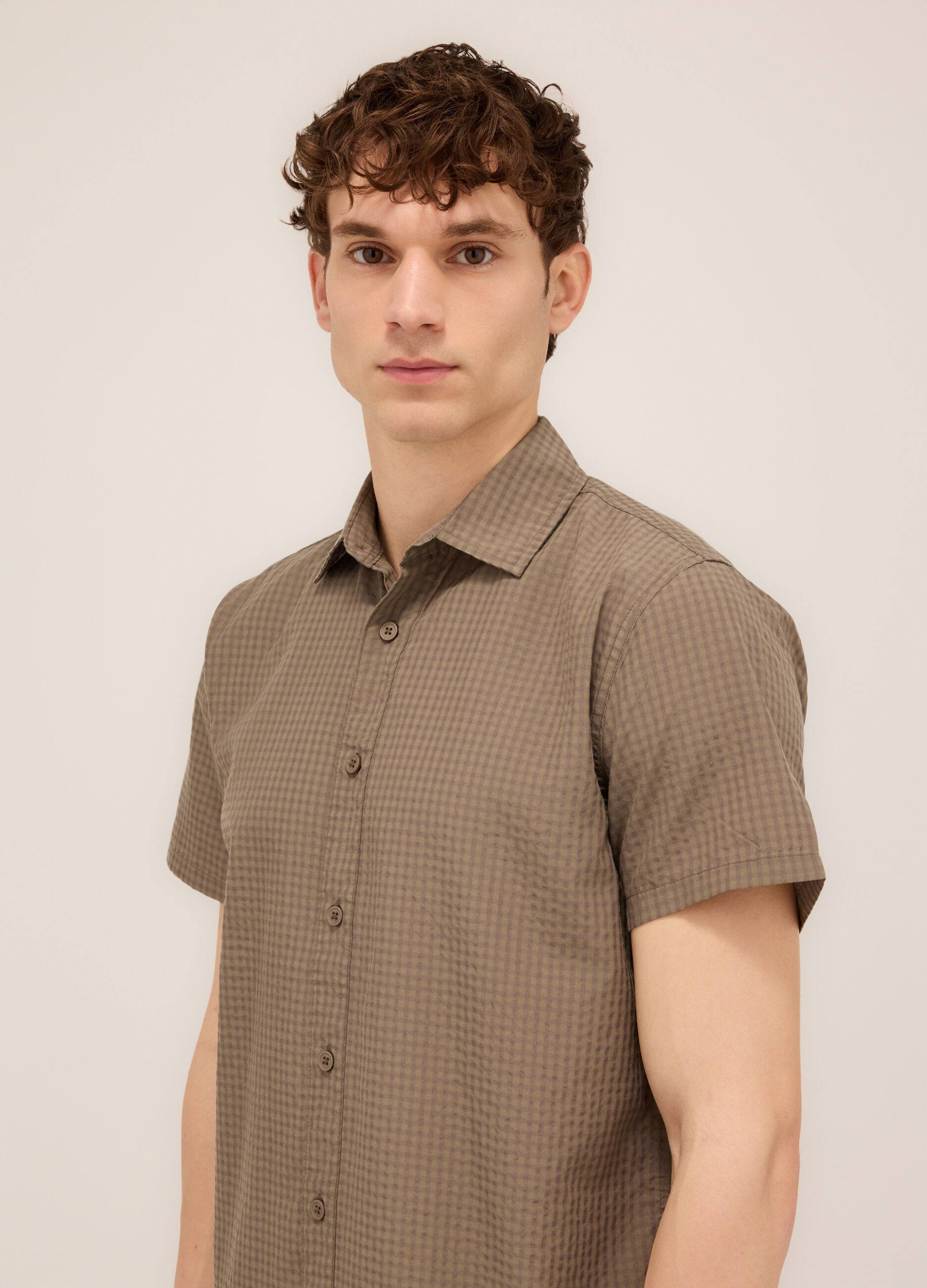 Camicia a maniche corte a quadretti uomo_2