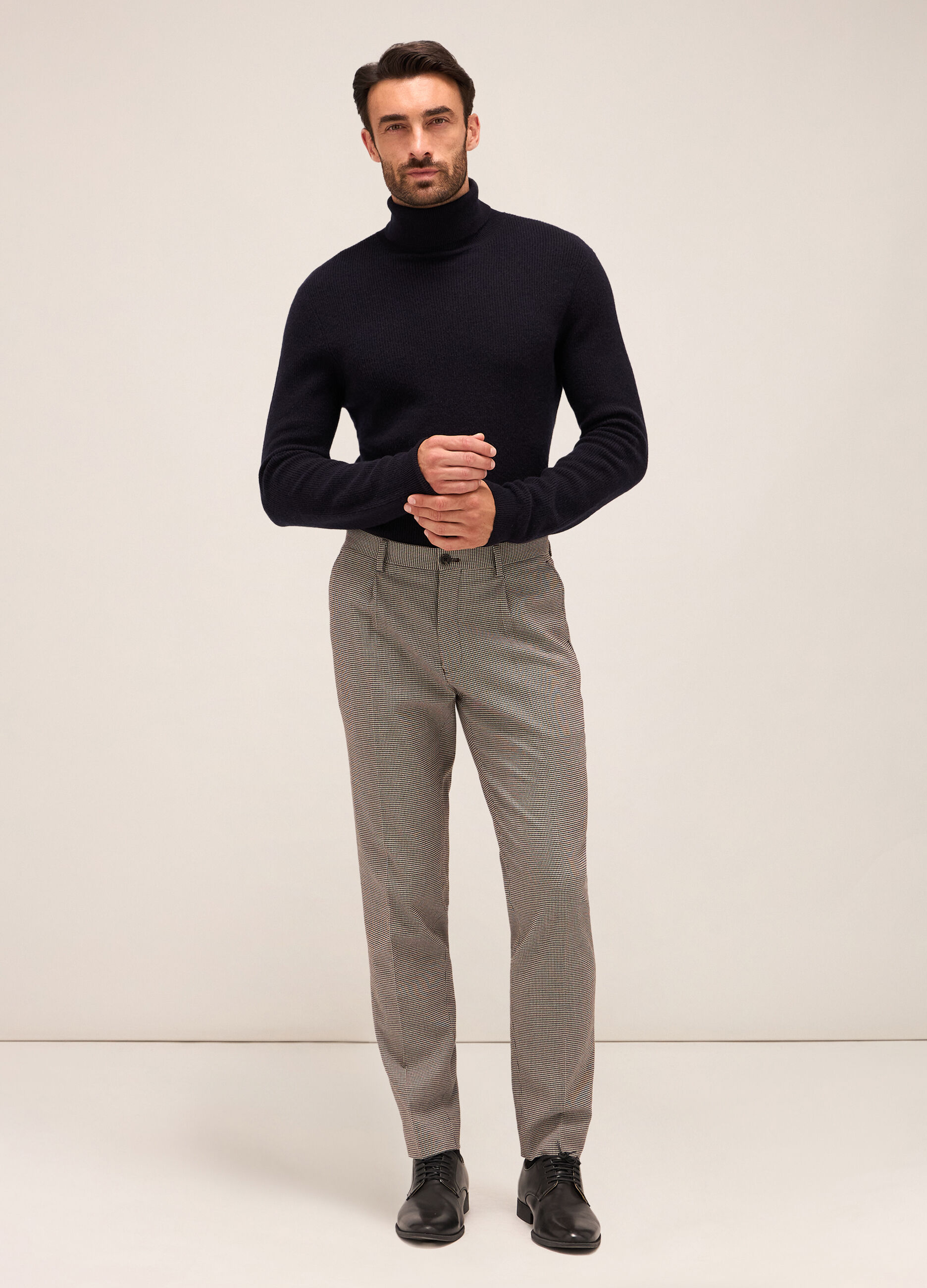 Pantalone slim fit in tessuto stretch uomo_0