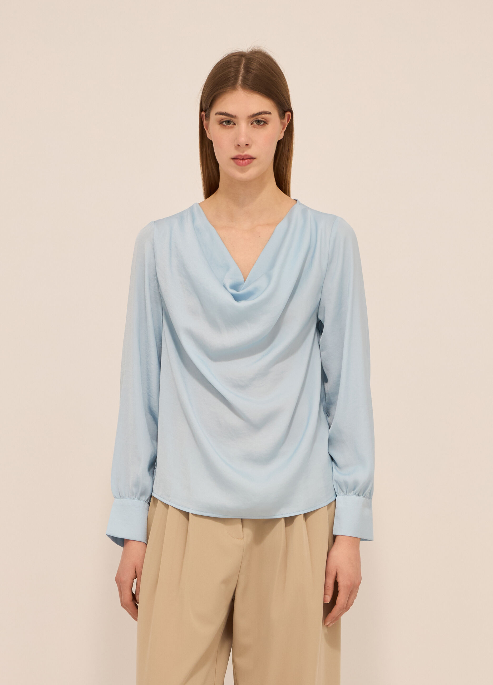 Blusa con collo drappeggiato donna_0