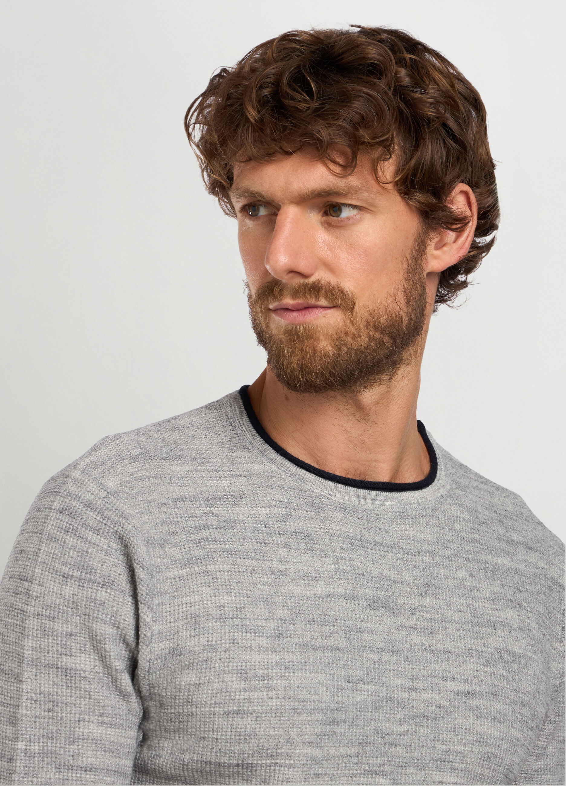 Maglione girocollo operato in misto lana uomo_2