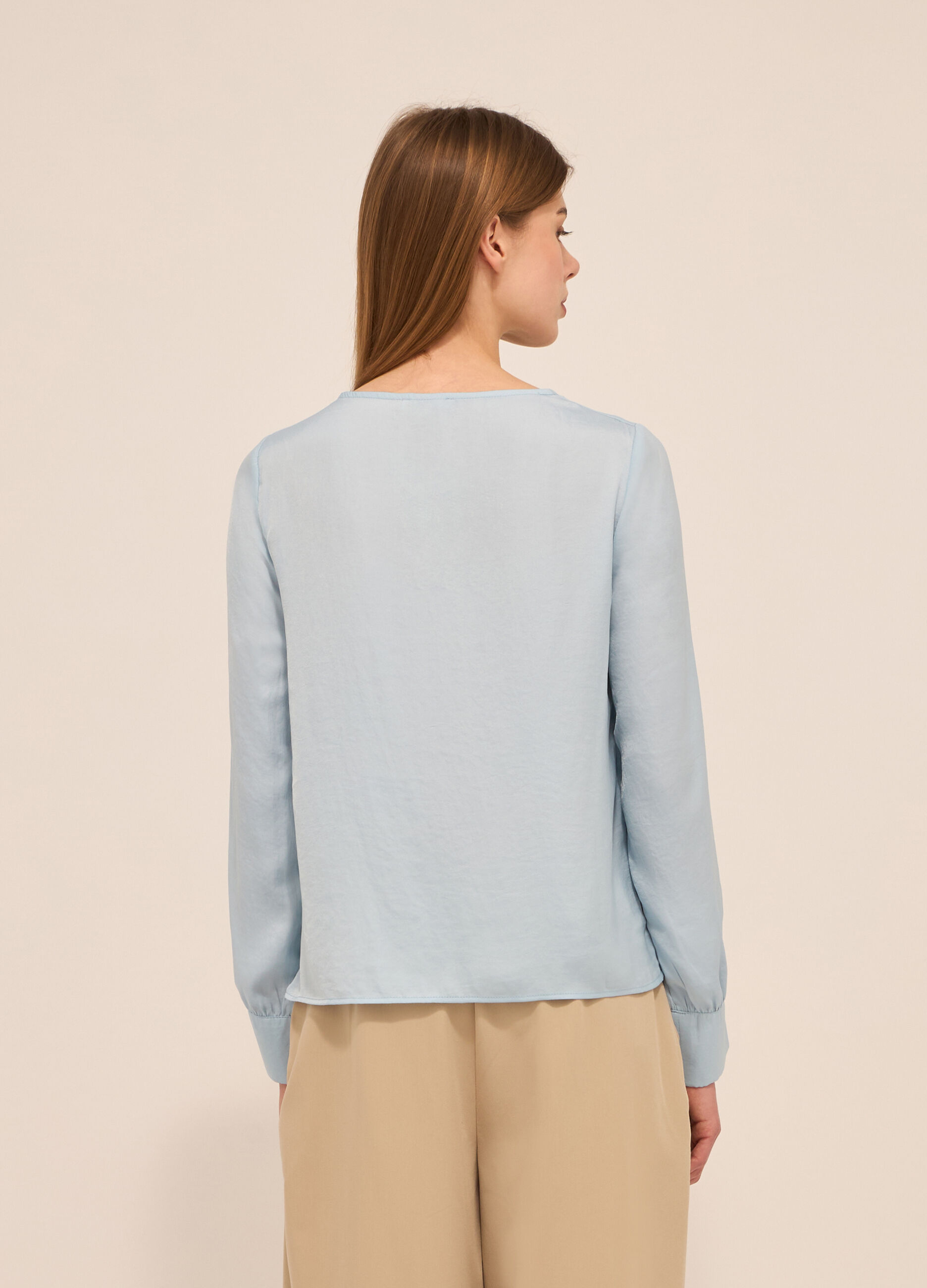 Blusa con collo drappeggiato donna_1